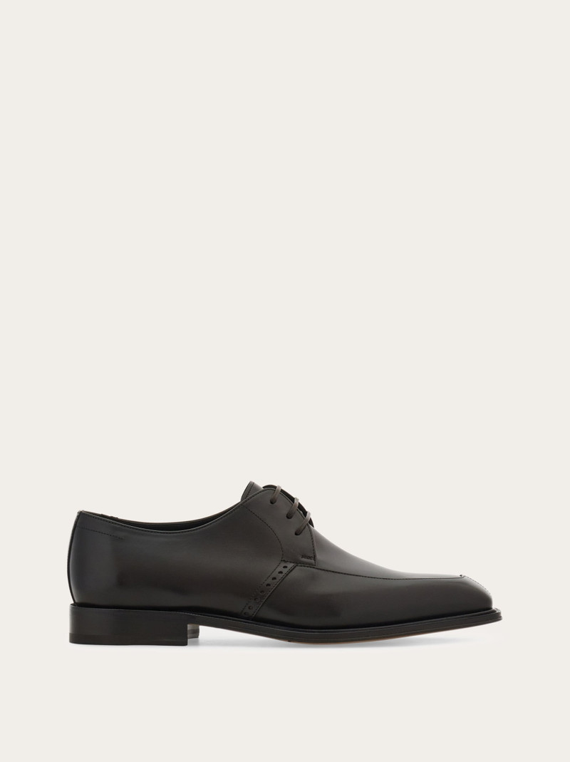Derby shoe 1