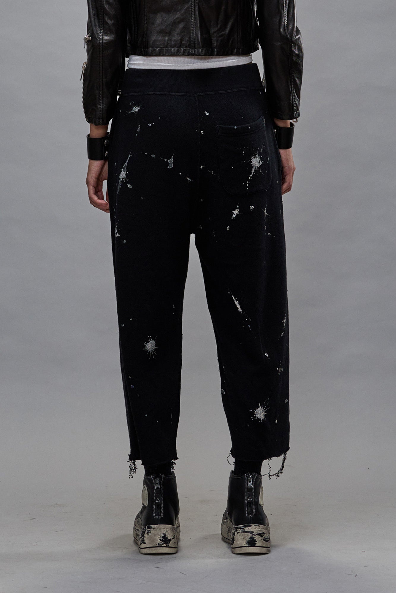 ARTICULATED KNEE SWEATPANT - SPLATTERED BLACK - 4