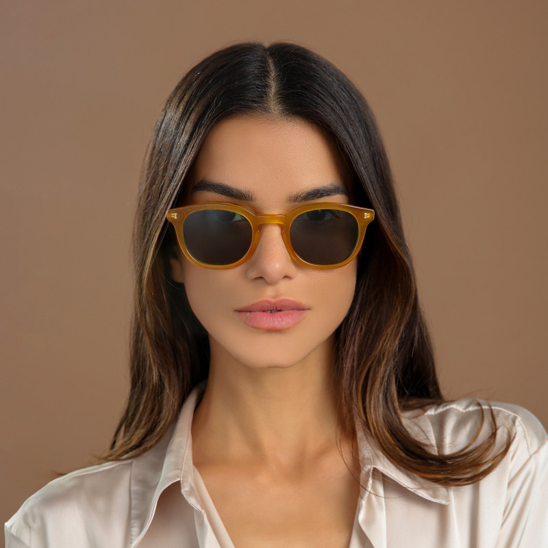 illesteva Slope Sunglasses outlook