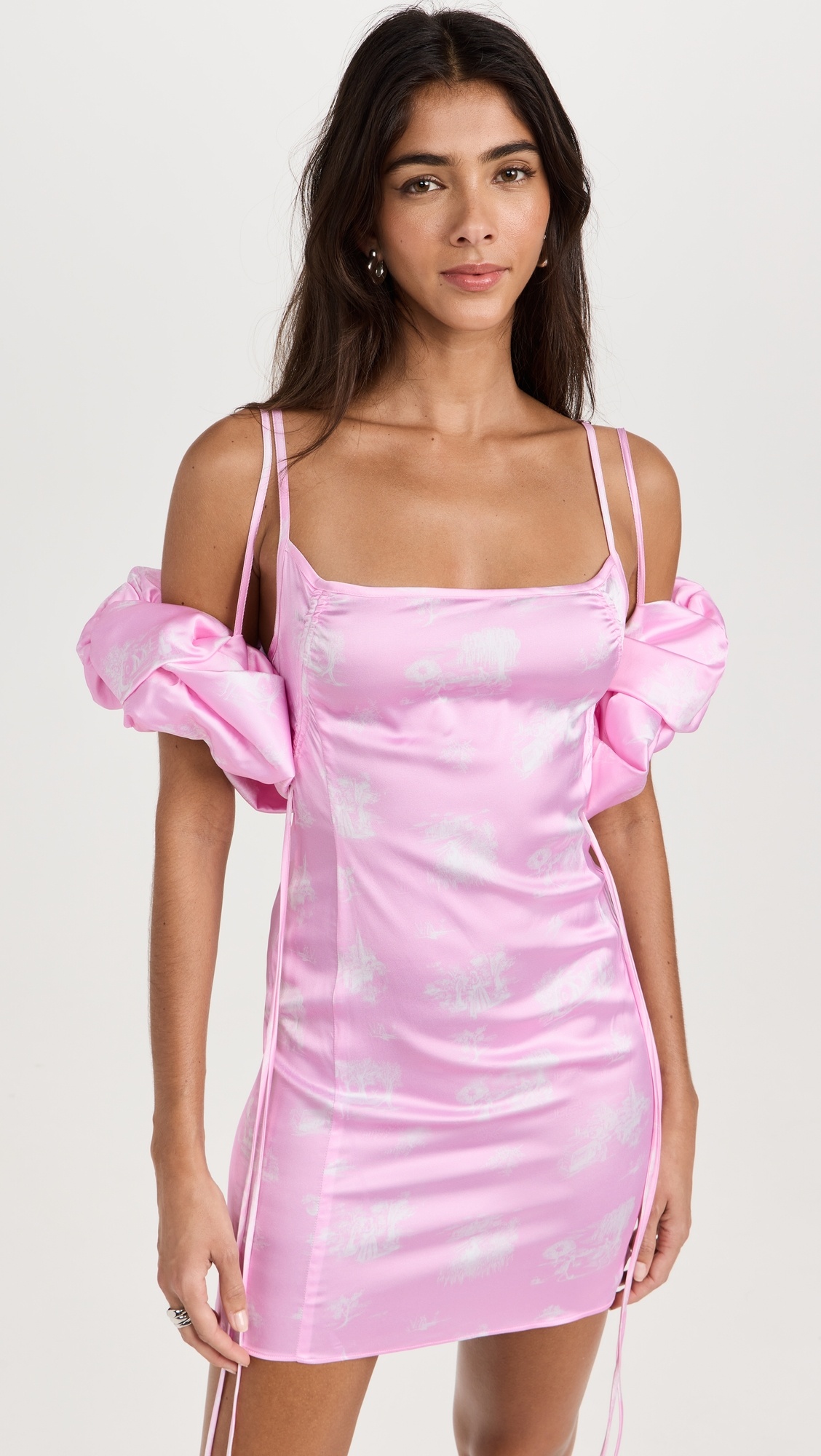 【関税込み】JACQUEMUS 'La robe chouchou' dress JACQUEMUS La Robe Chouchou polka-dot satin midi dress | THE