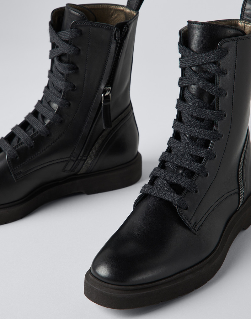 Calfskin boots with shiny contour 4