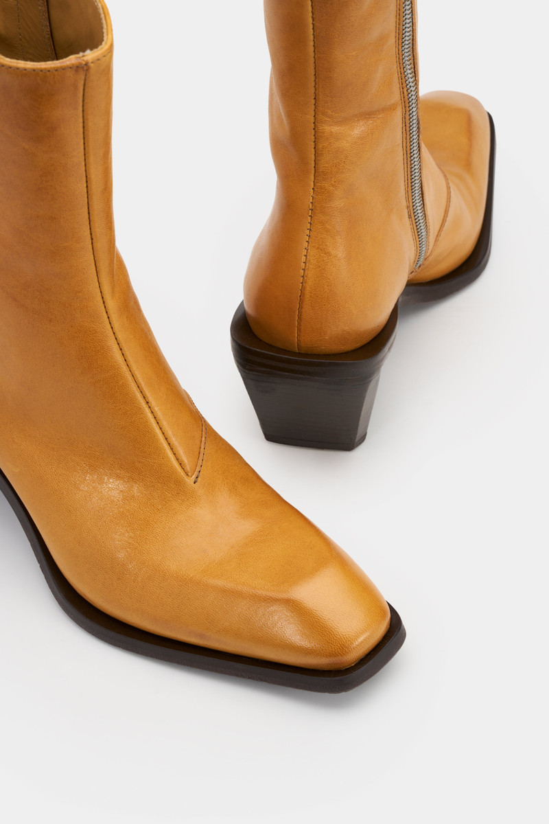 POEM TAN LEATHER 4