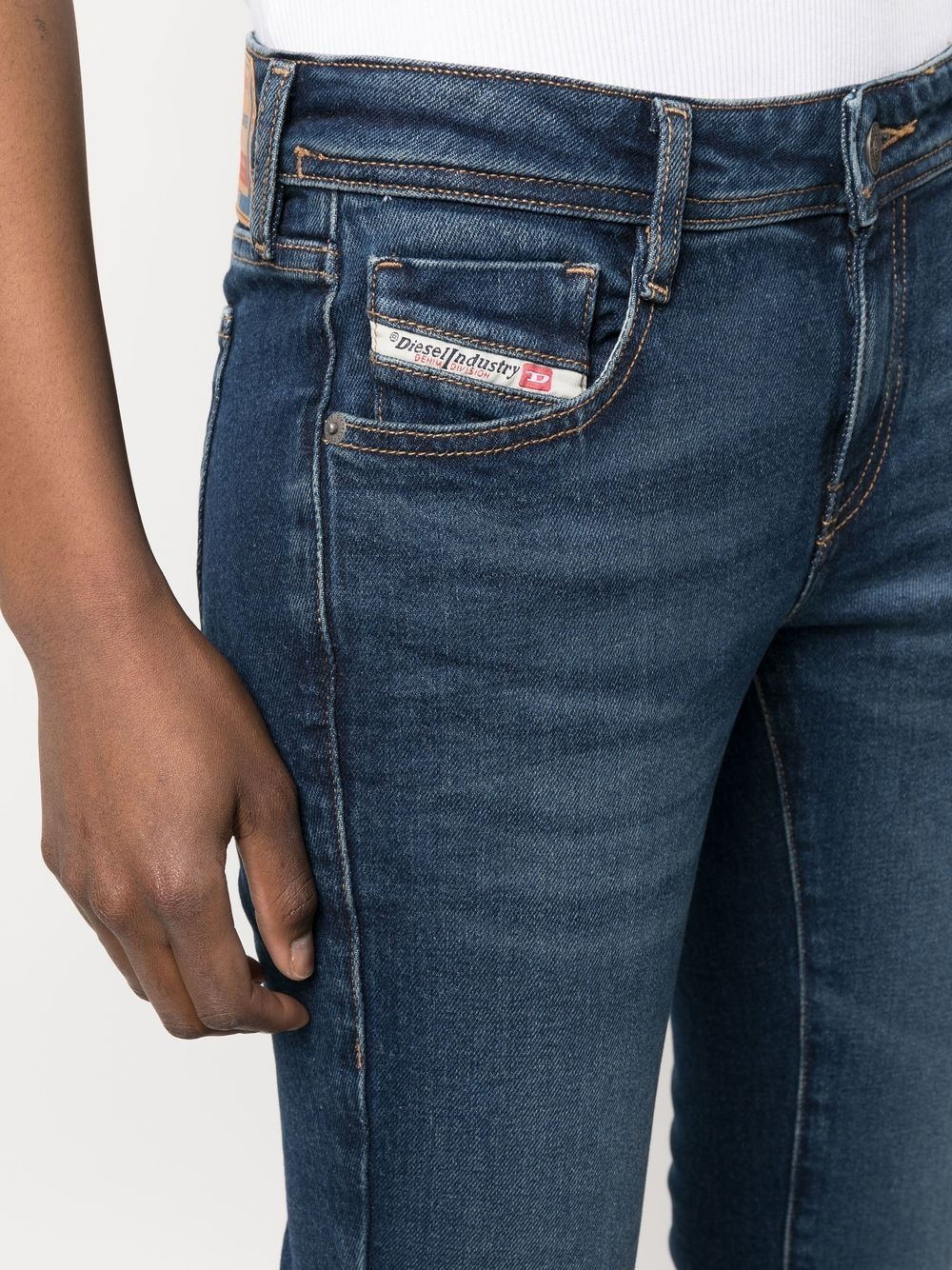 dark wash flared jeans - 10