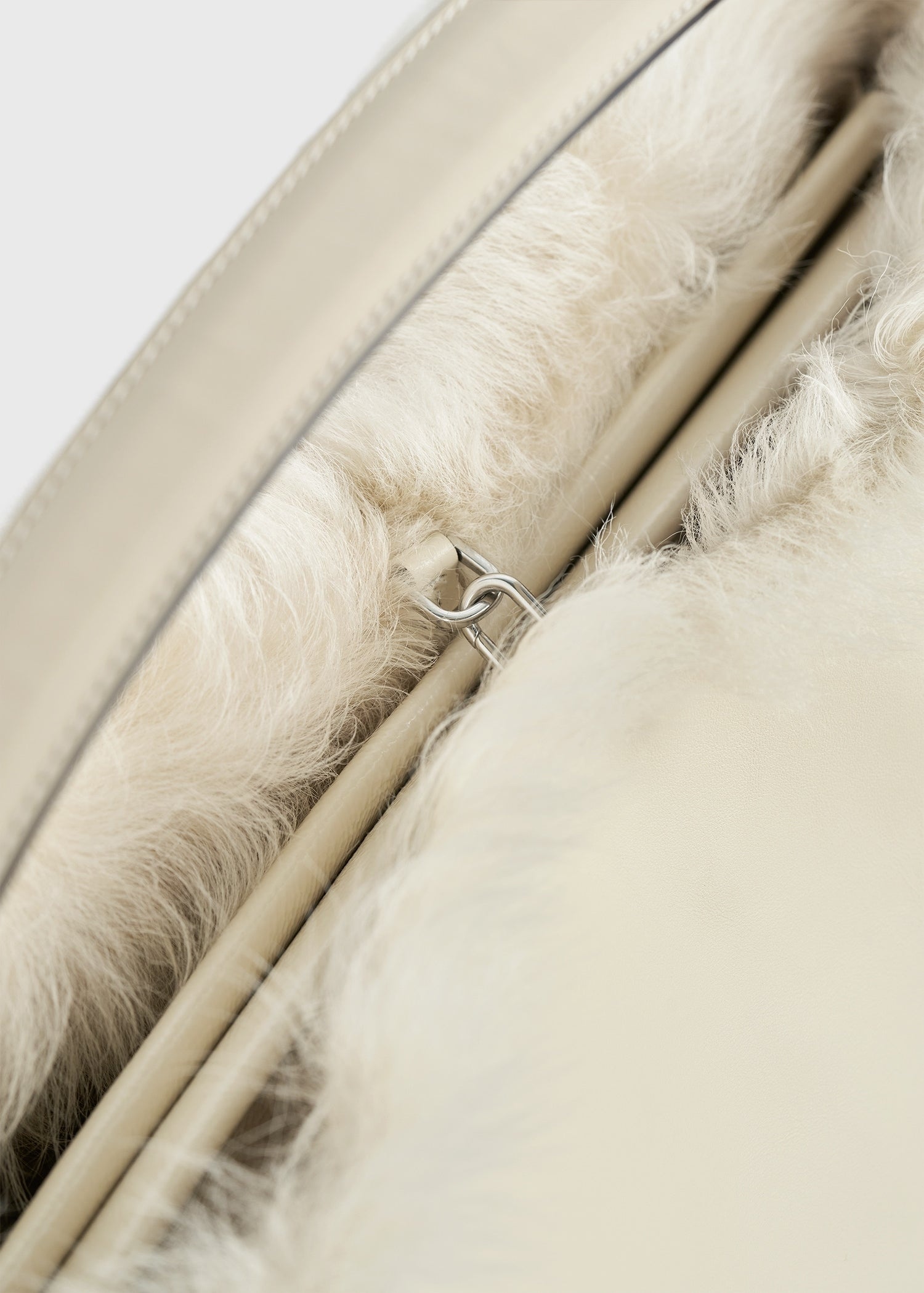 Shearling bag ecru - 8
