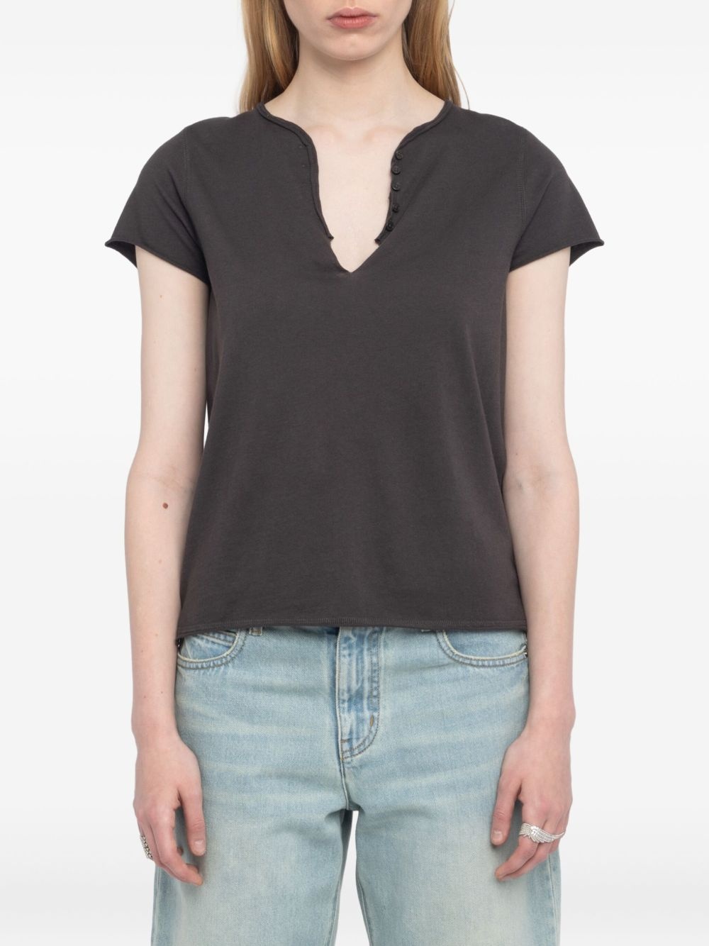 v-neck t-shirt - 3