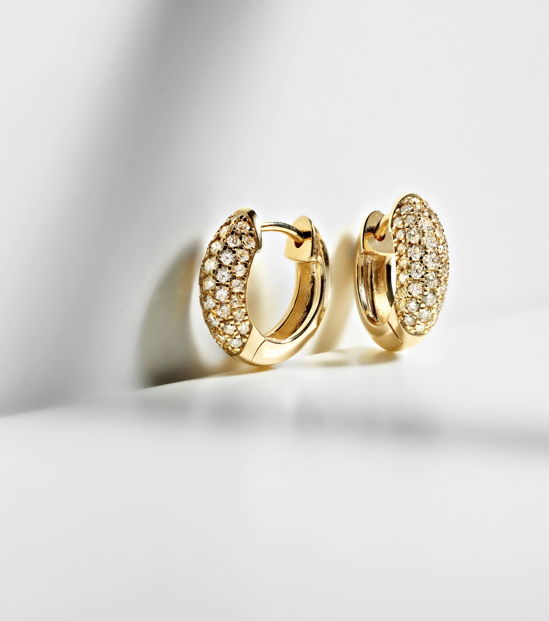 Puffy 14kt gold hoop earrings with diamonds - 5