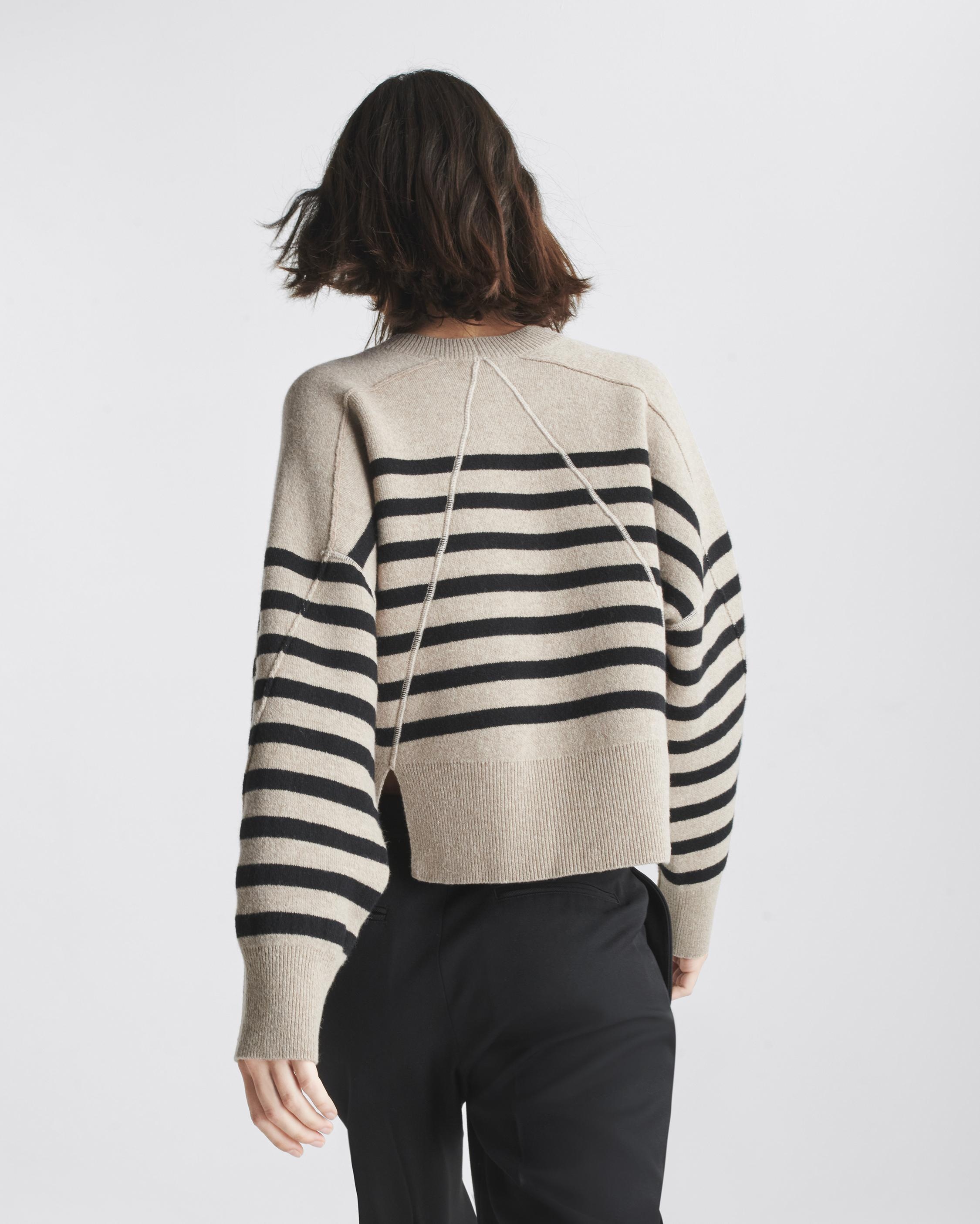 Bridget Stripe Wool Crew
Oversized Fit - 2