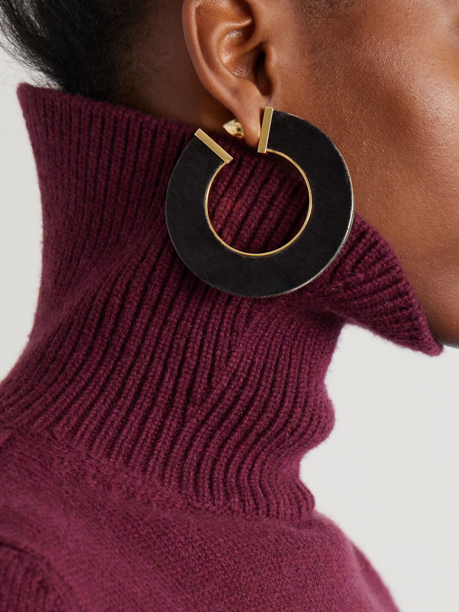 Gold-tone calf hair hoop earrings Dark brown - 2
