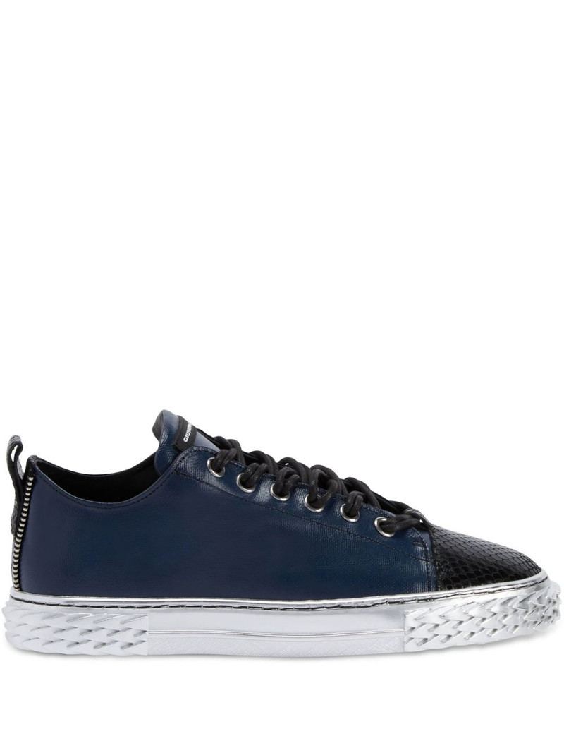 logo-patch sneakers 1
