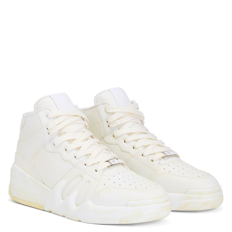 Giuseppe Zanotti Talon outlook