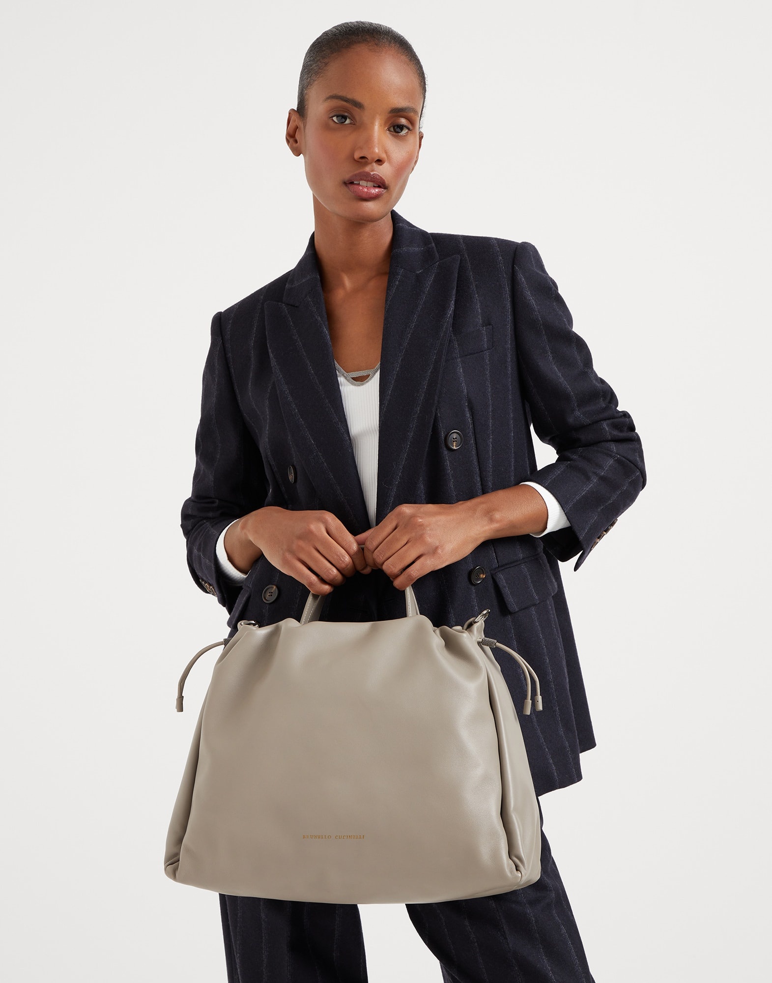 Soft leather large bucket bag with monili - 4