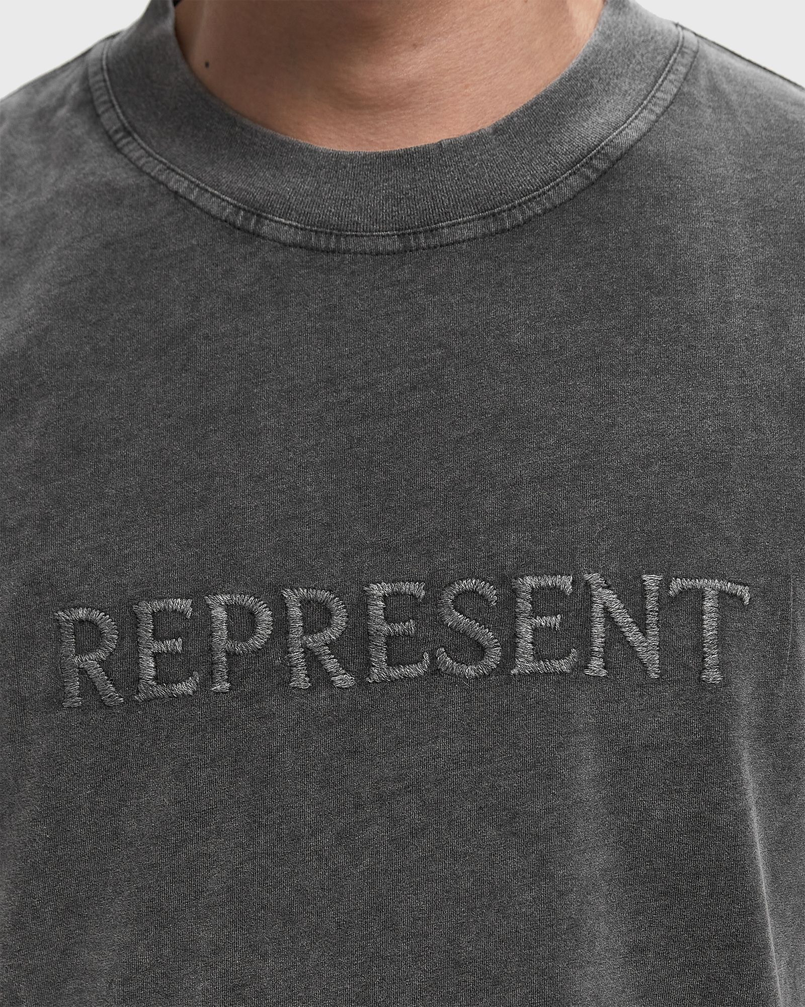 Embroidered Serif Logo T-Shirt - 3