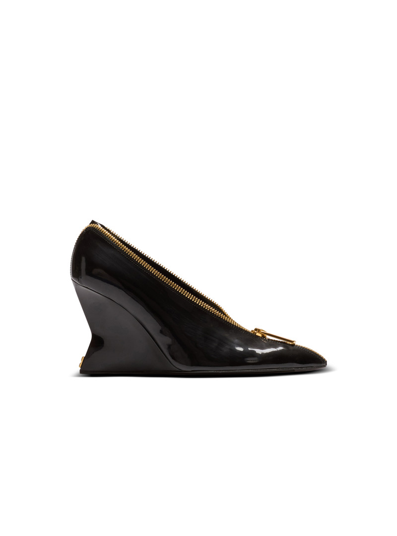 Zip Wedge pumps in patent leather 1