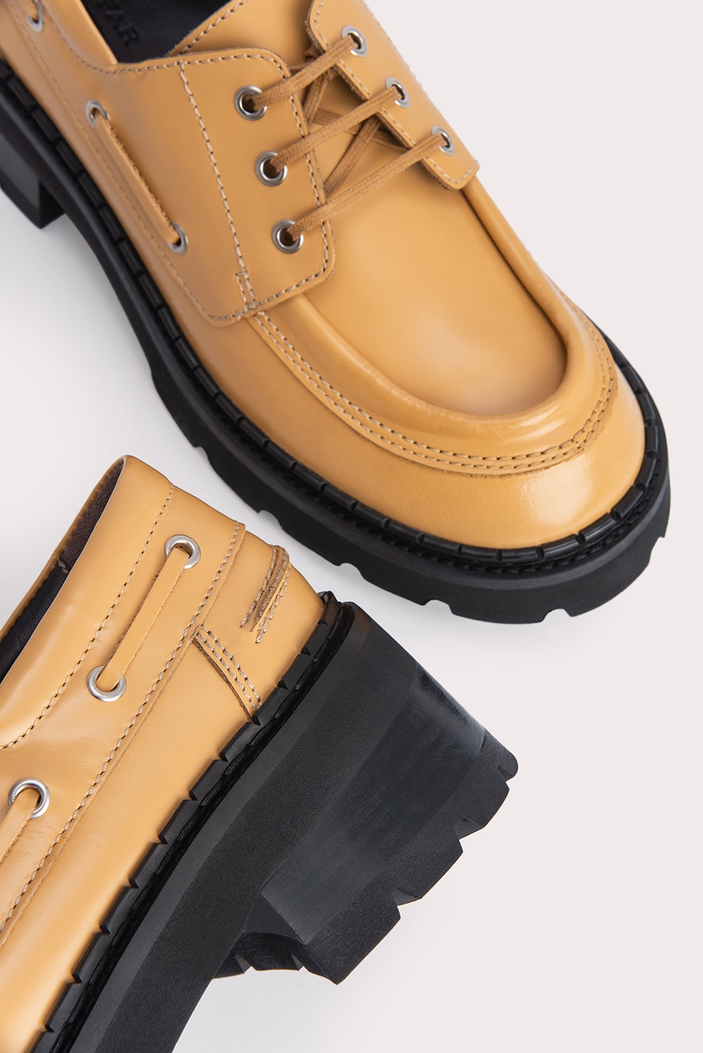 Stanley Biscuit Semi Patent Leather - 5