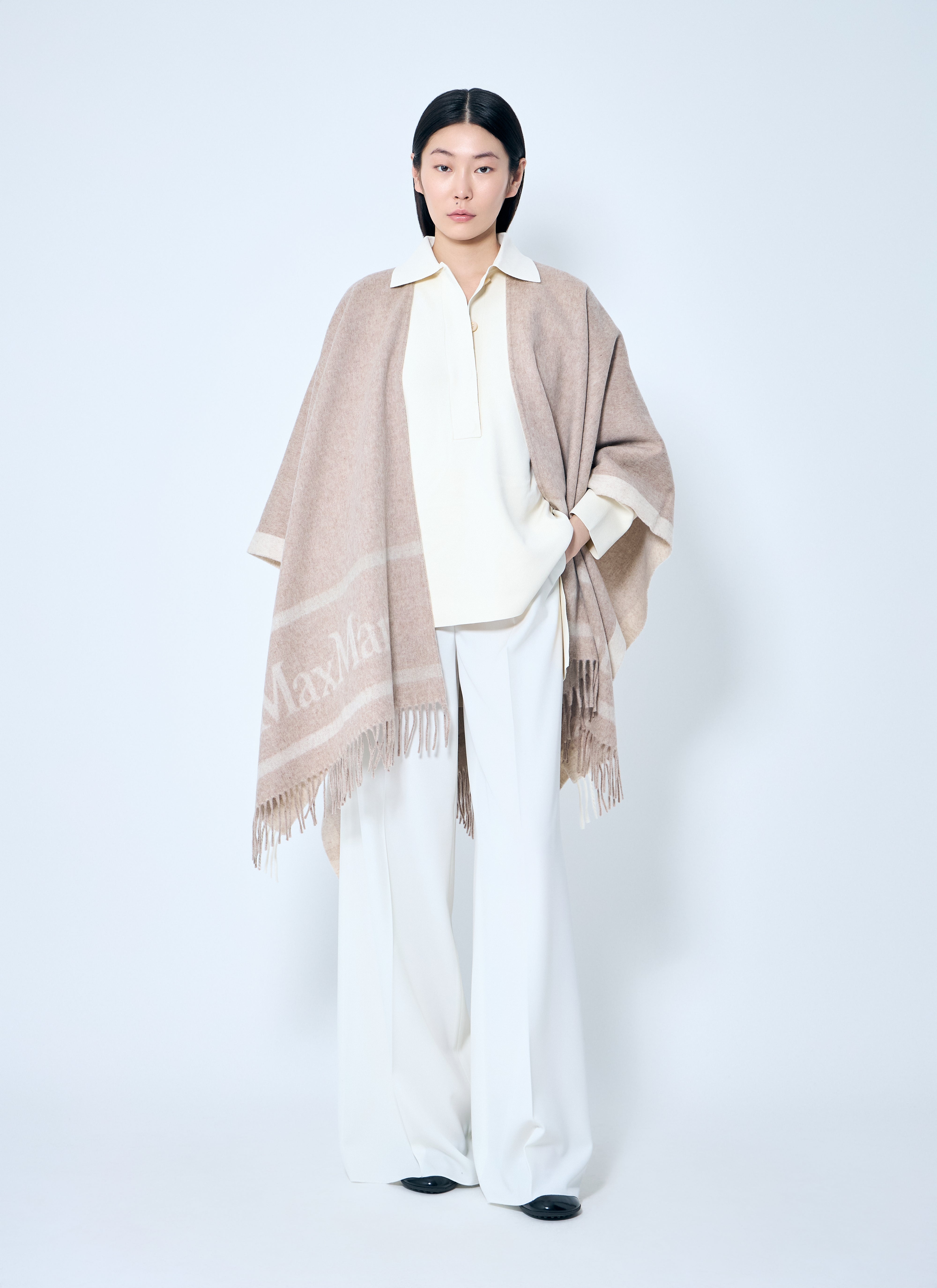 Max Mara Women Viscose Yarn Sweater - 2