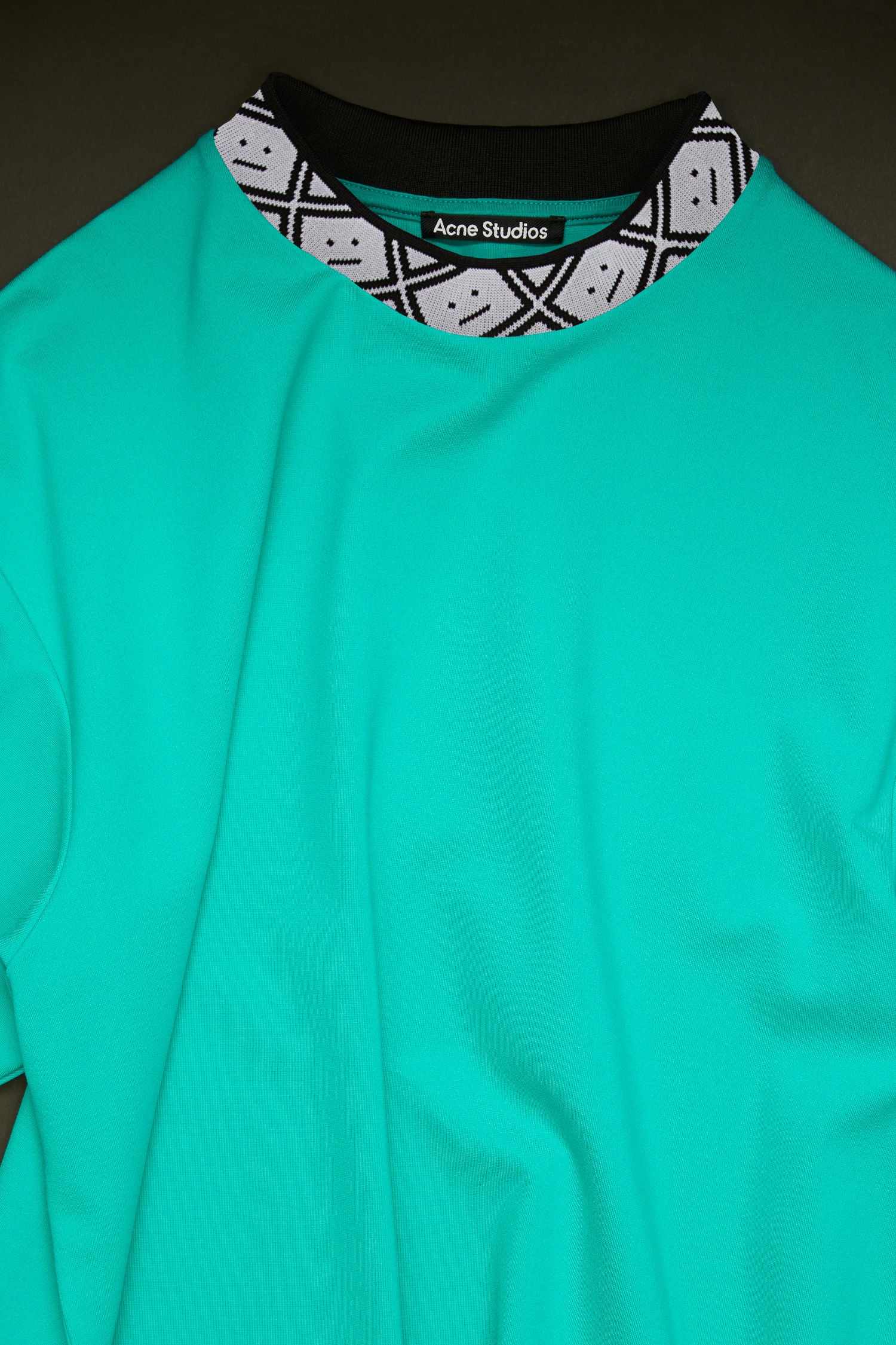 Face motif mock neck t-shirt jade green - 4