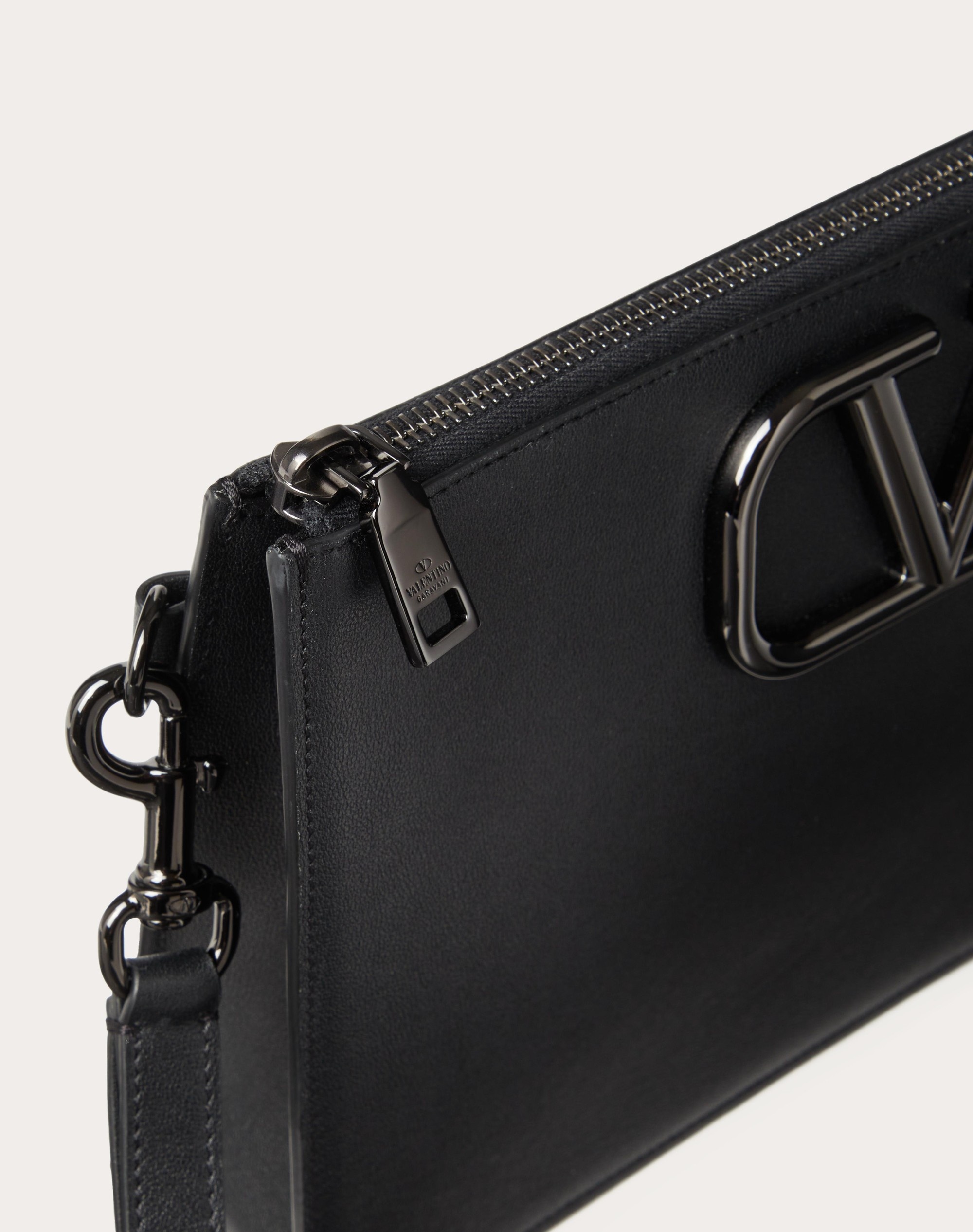 VLOGO SIGNATURE CALFSKIN POUCH - 7