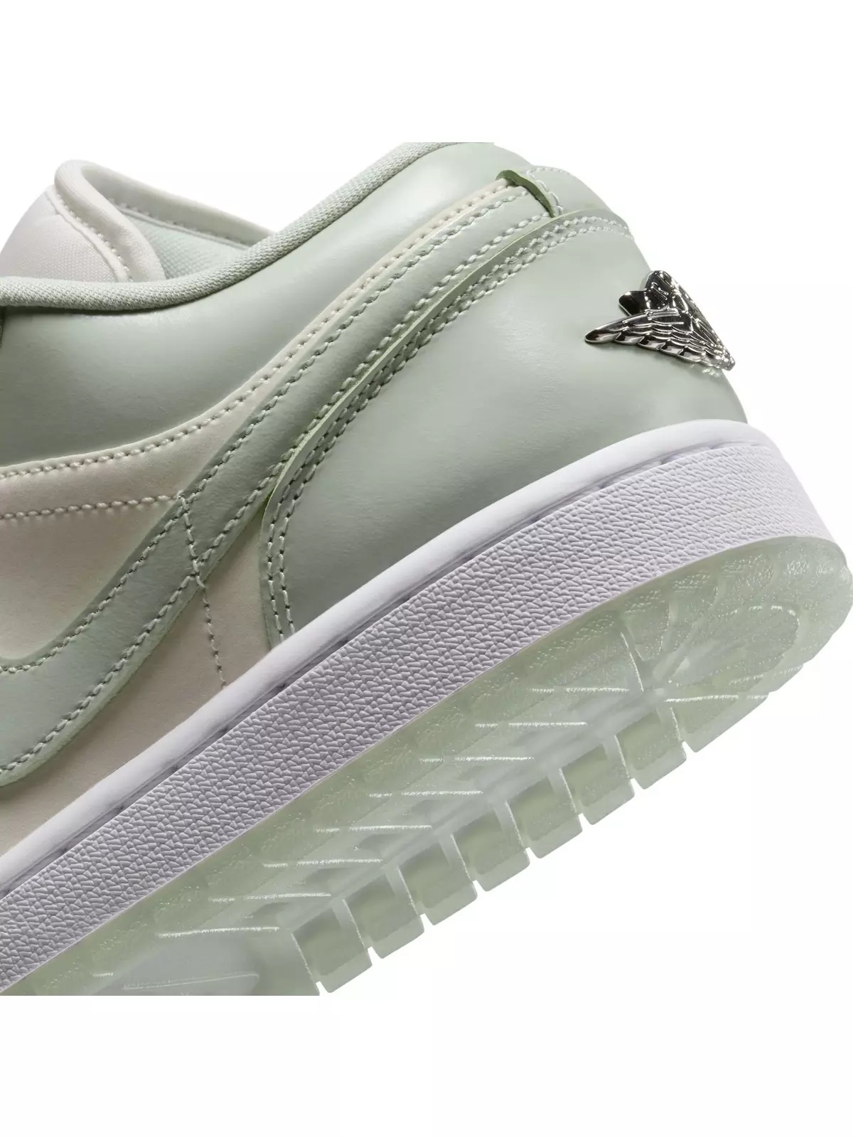 1 Low SE "Sail/Seafoam/Metallic Silver/White" Women's Shoe - 11