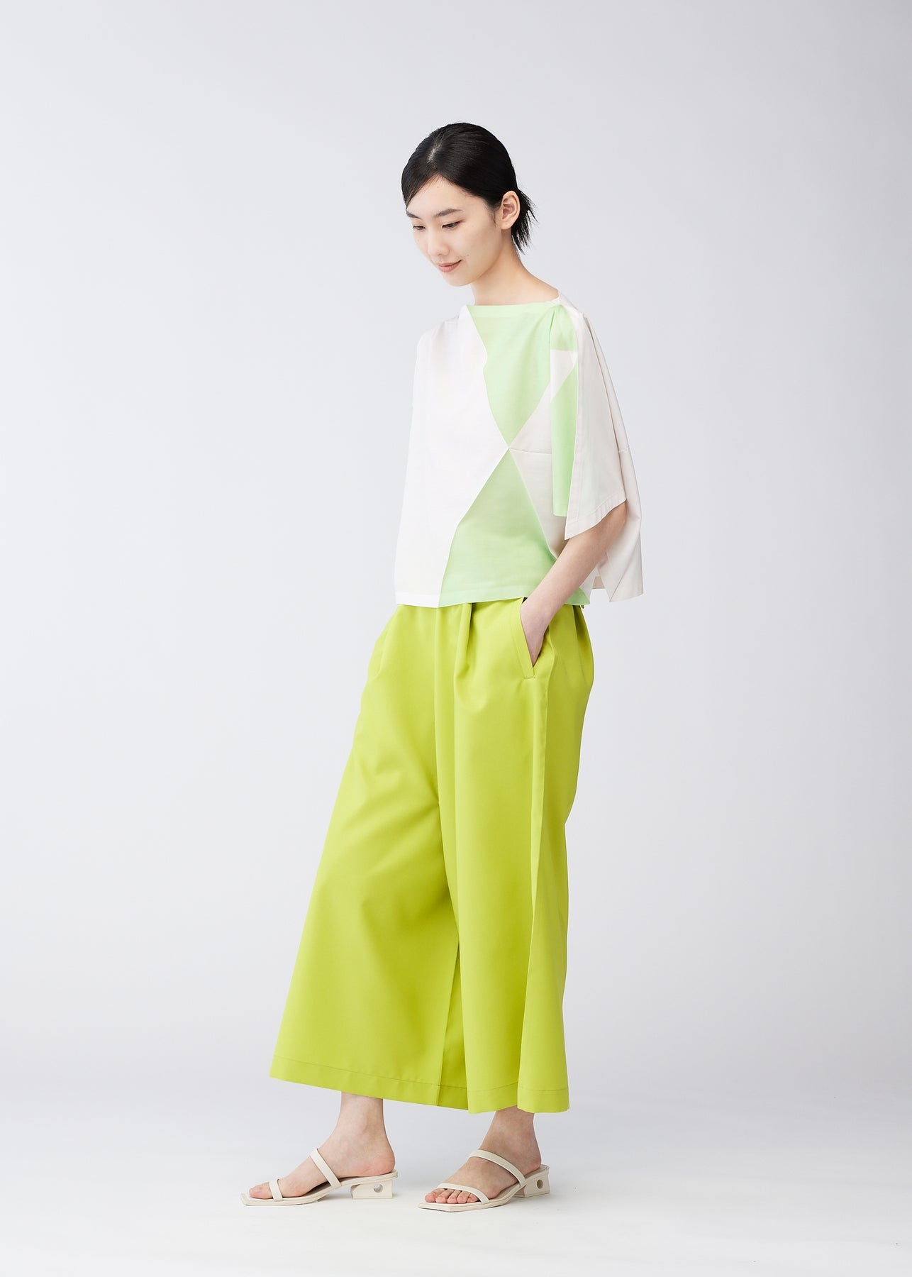 TRIANGLE PRINT T - 4