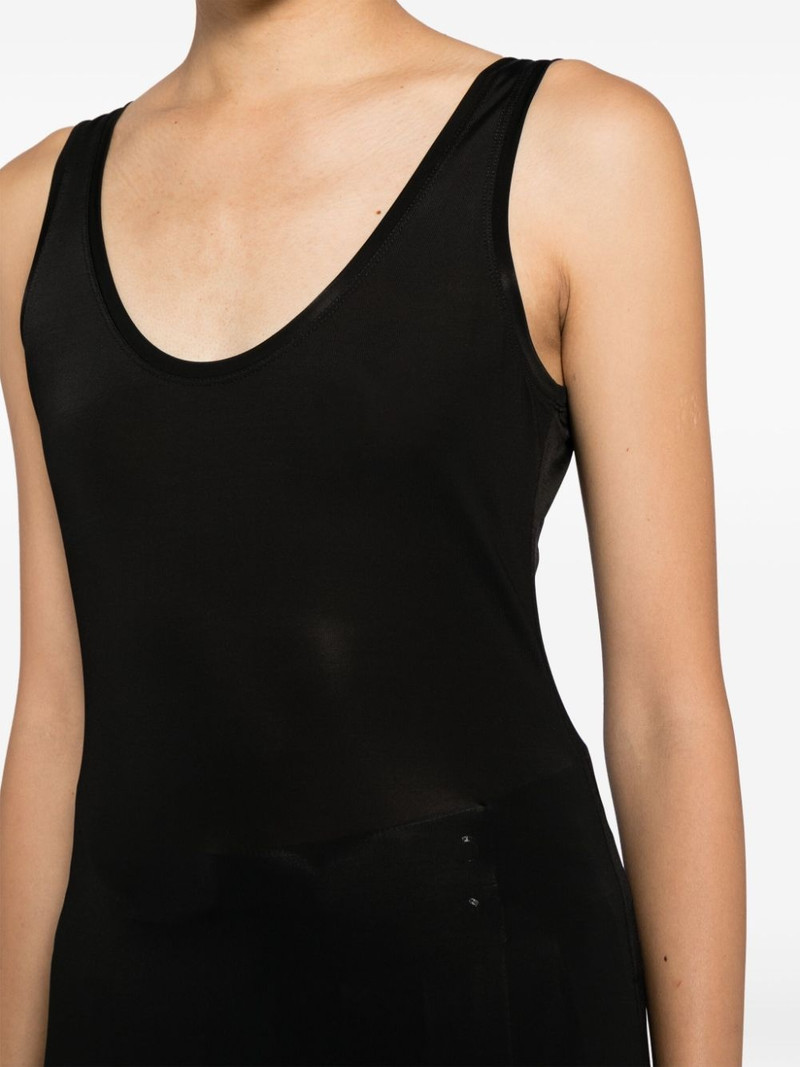 scoop-neck sleeveless top 5