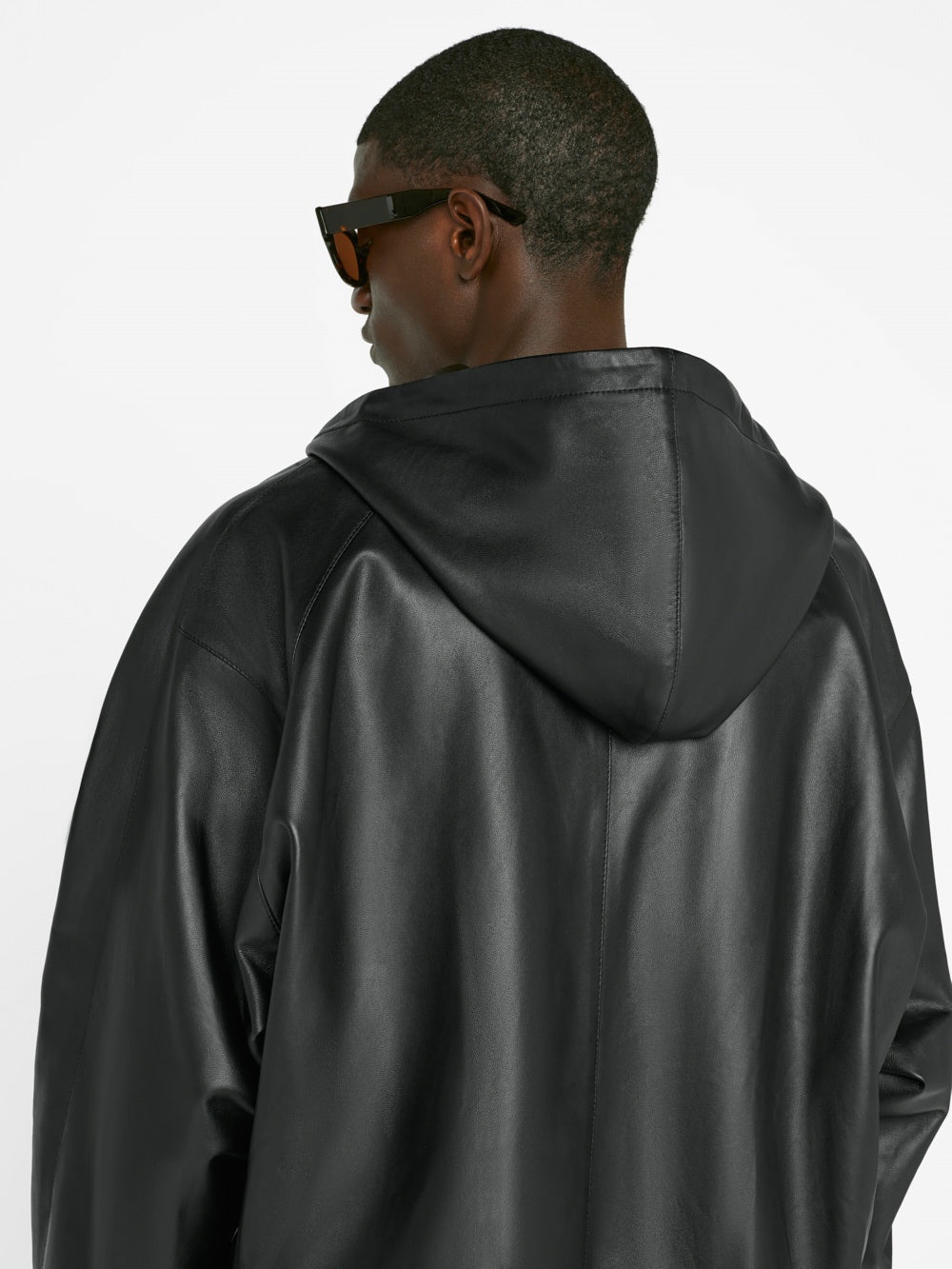 Clean Leather Hoodie in Noir - 4