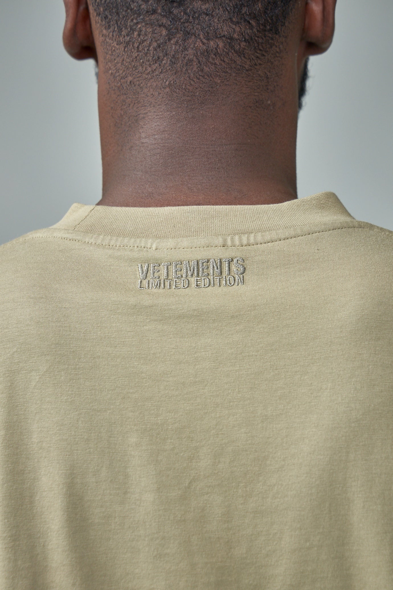 Oval Logo Cropped Boxy T-Shirt - 4