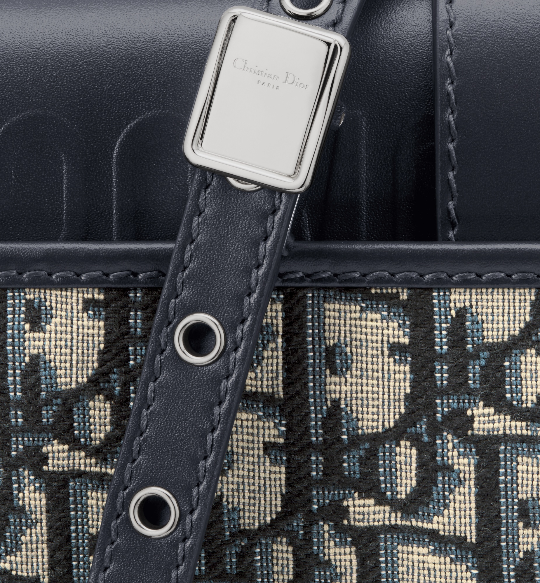 正規店買付★DIOR 30イーストウエスト チェーン付バッグ 30 Montaigne East-West Bag with Chain Blue Dior Oblique