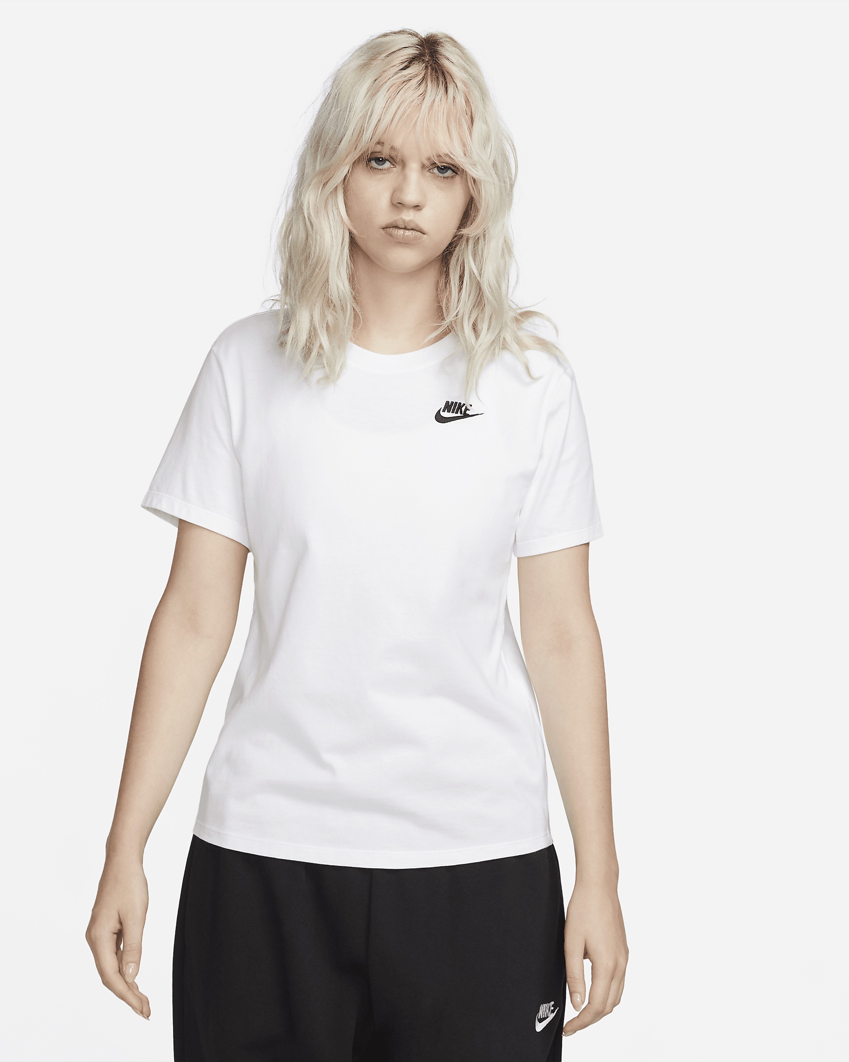 Nike Sportswear Club Essentials Women's T-Shirt - 1