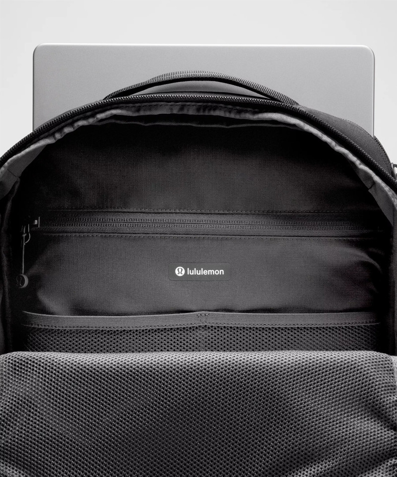 Triple-Zip Backpack 28L *Tech Canvas 5
