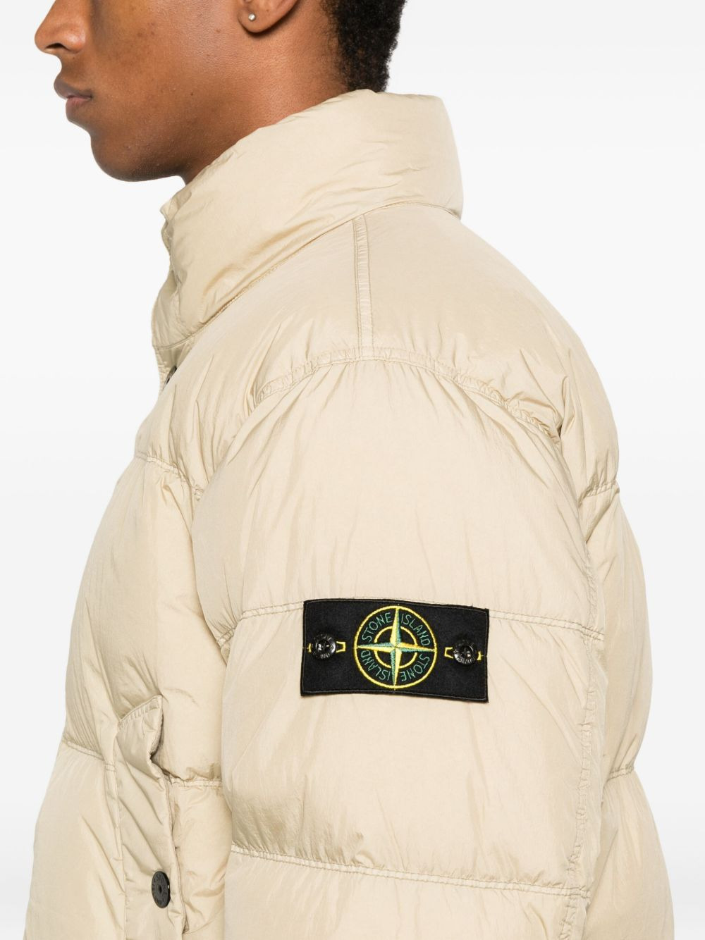 Compass-badge quilted puffer jacket - 5