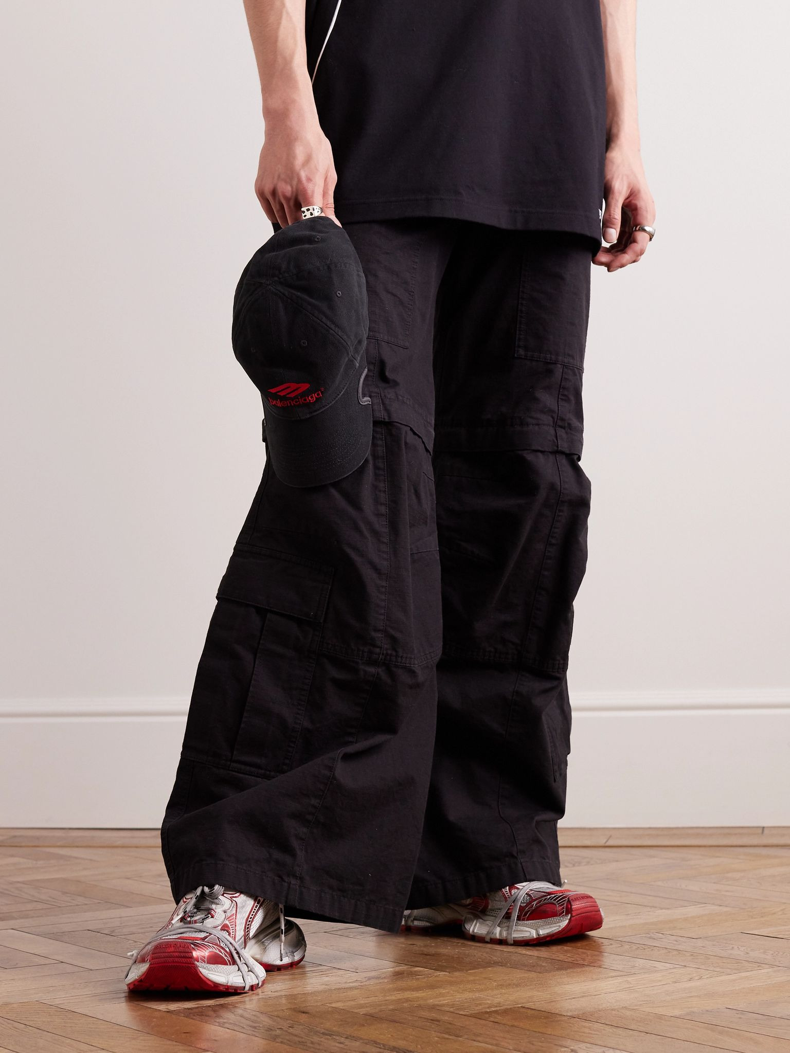 3XL Distressed Mesh and Rubber Sneakers Red - 2