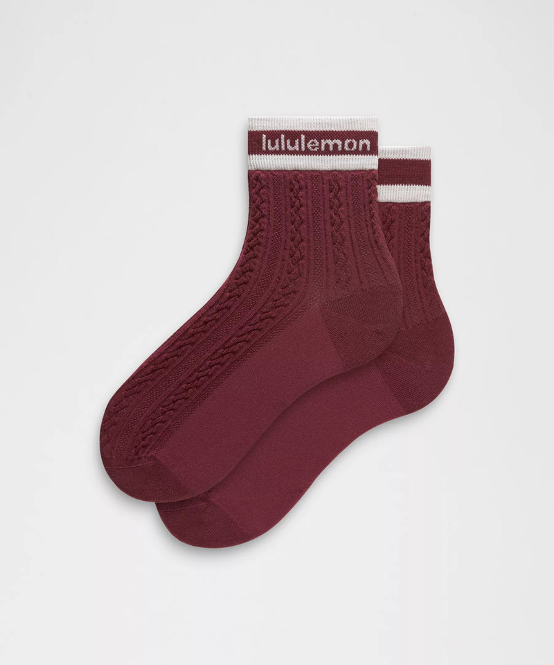 Unisex Cable-Knit Quarter Socks 1