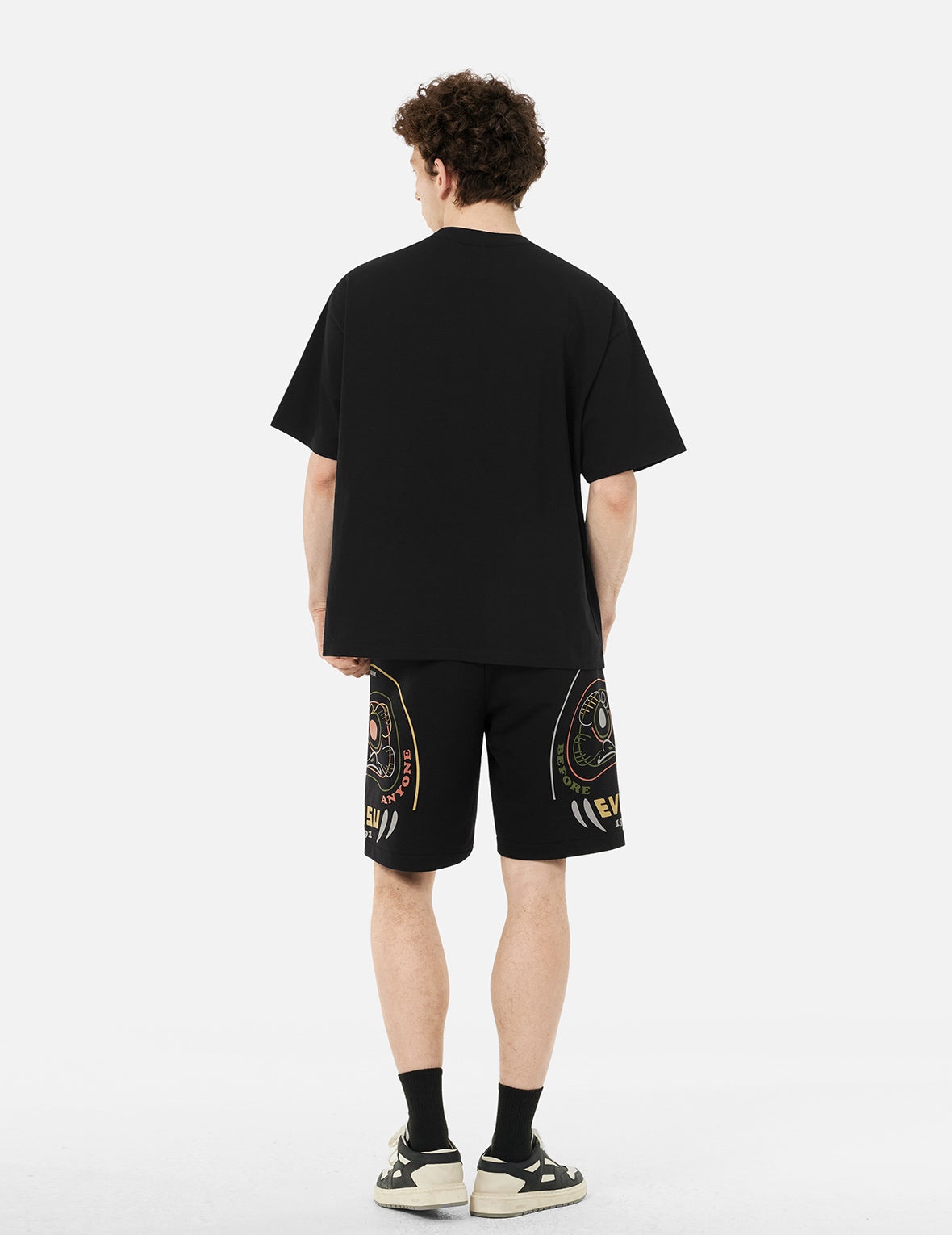 Daruma Print Regular Fit Sweatshorts - 4