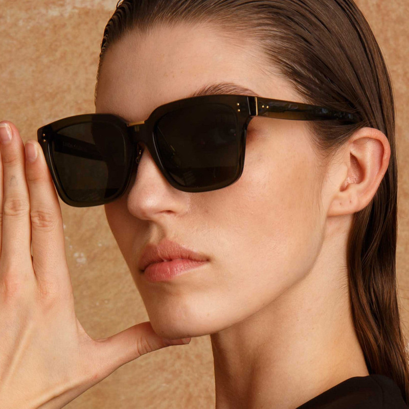 LINDA FARROW DESIREE D-FRAME SUNGLASSES IN GREEN outlook