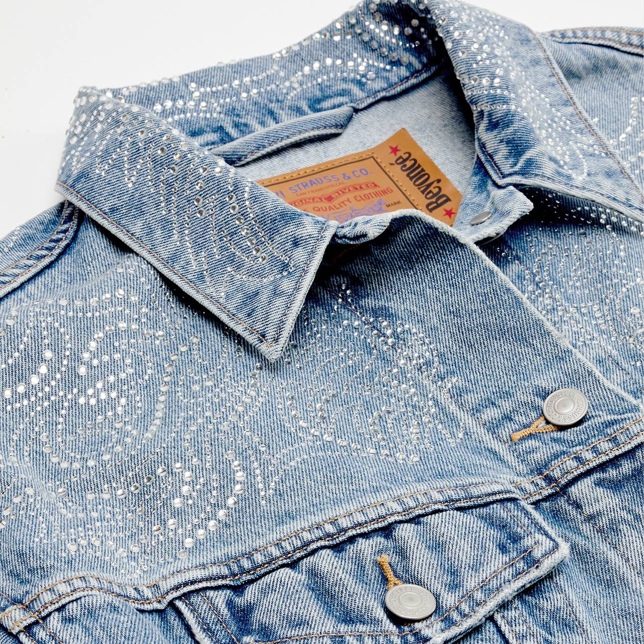BEYONCÉ X LEVI’S® SHRUNKEN '90S TRUCKER JACKET - 10