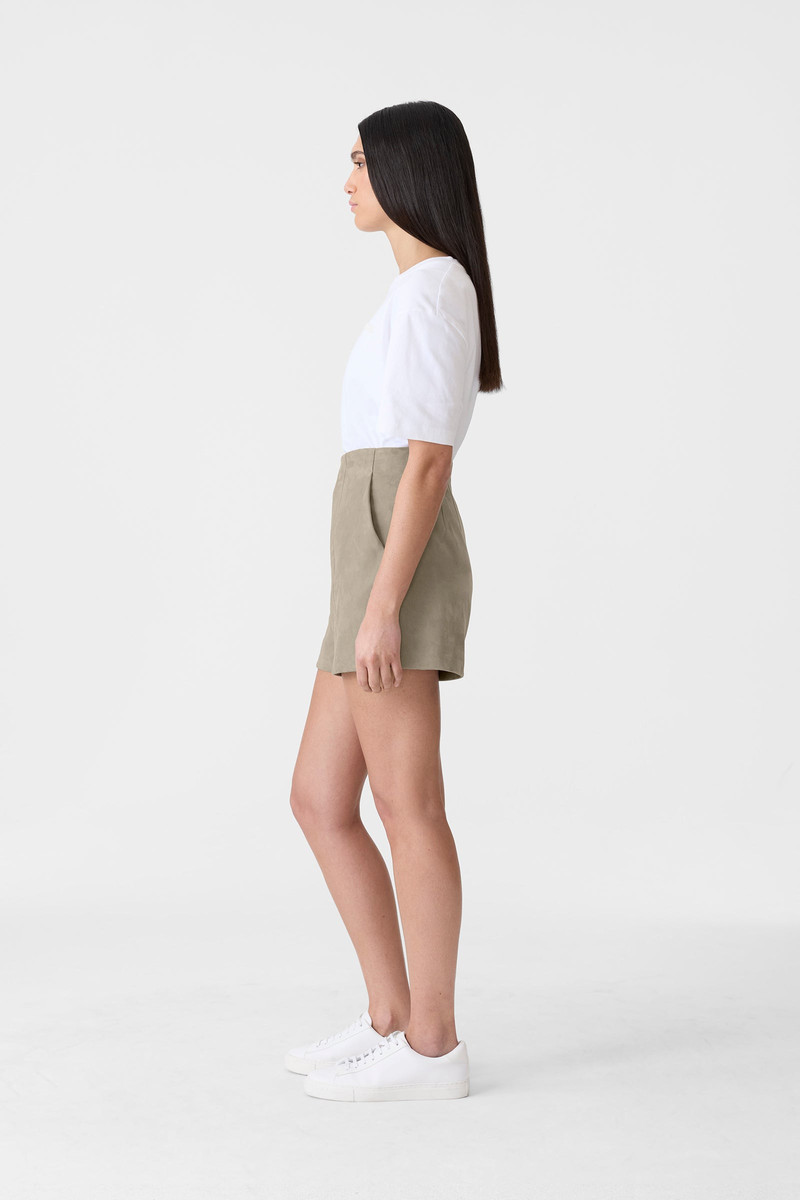 DAVA-SU Slim Suede Shorts 3