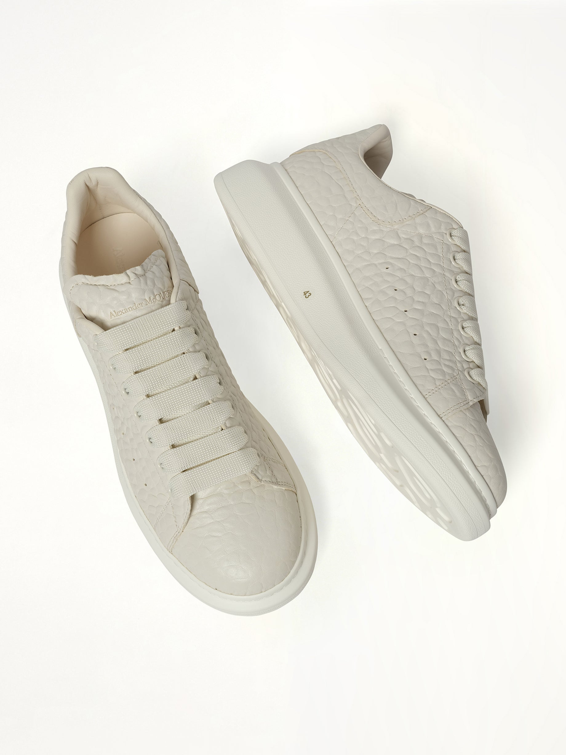 Dumbo Grain Larry Sneaker in Off White - 4