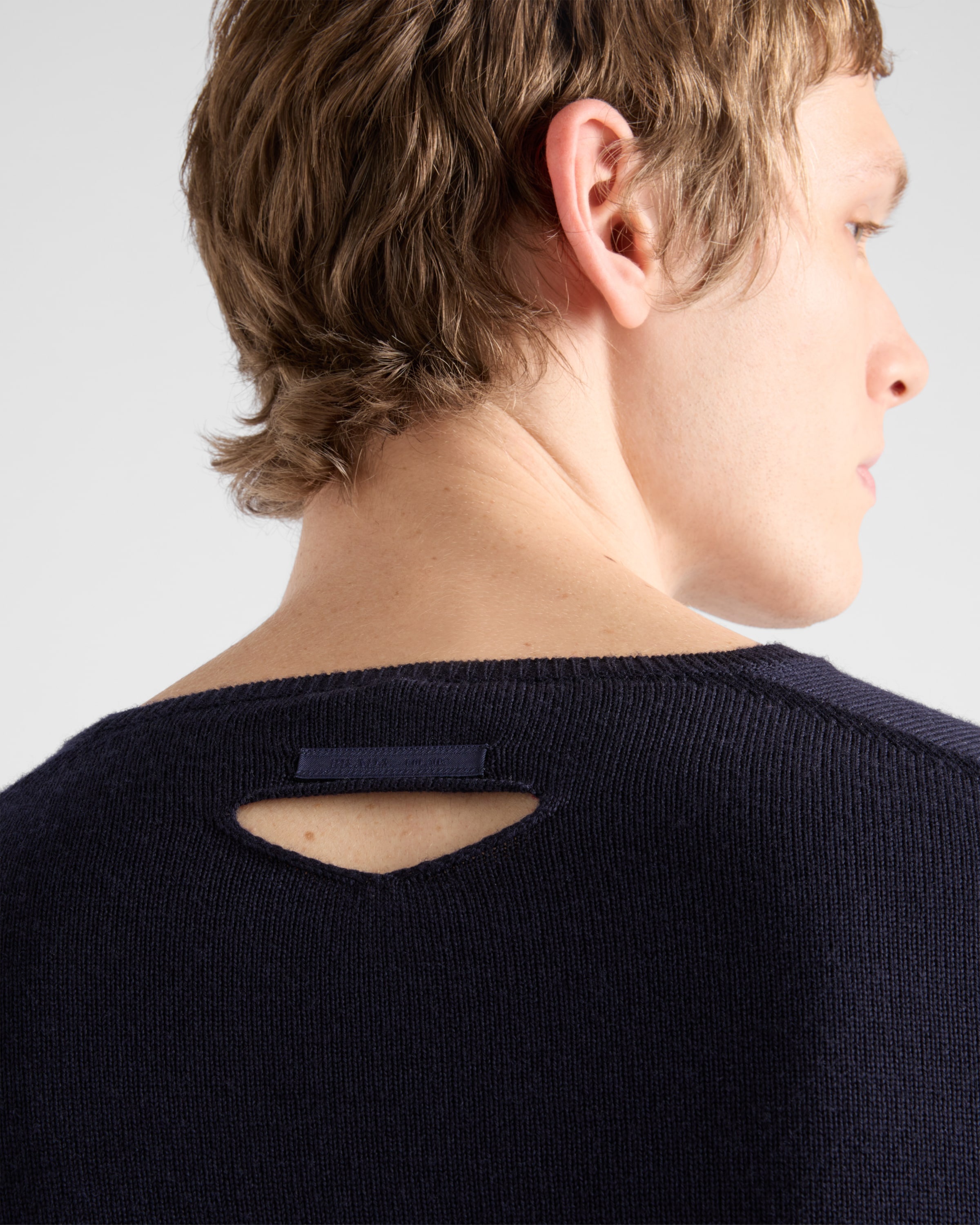 V-neck wool sweater - 4