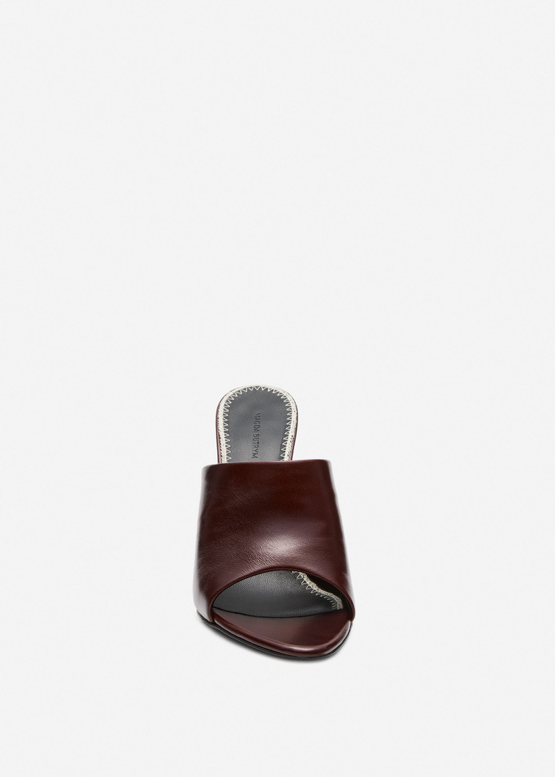 High-heel mules in burgundy leather 3