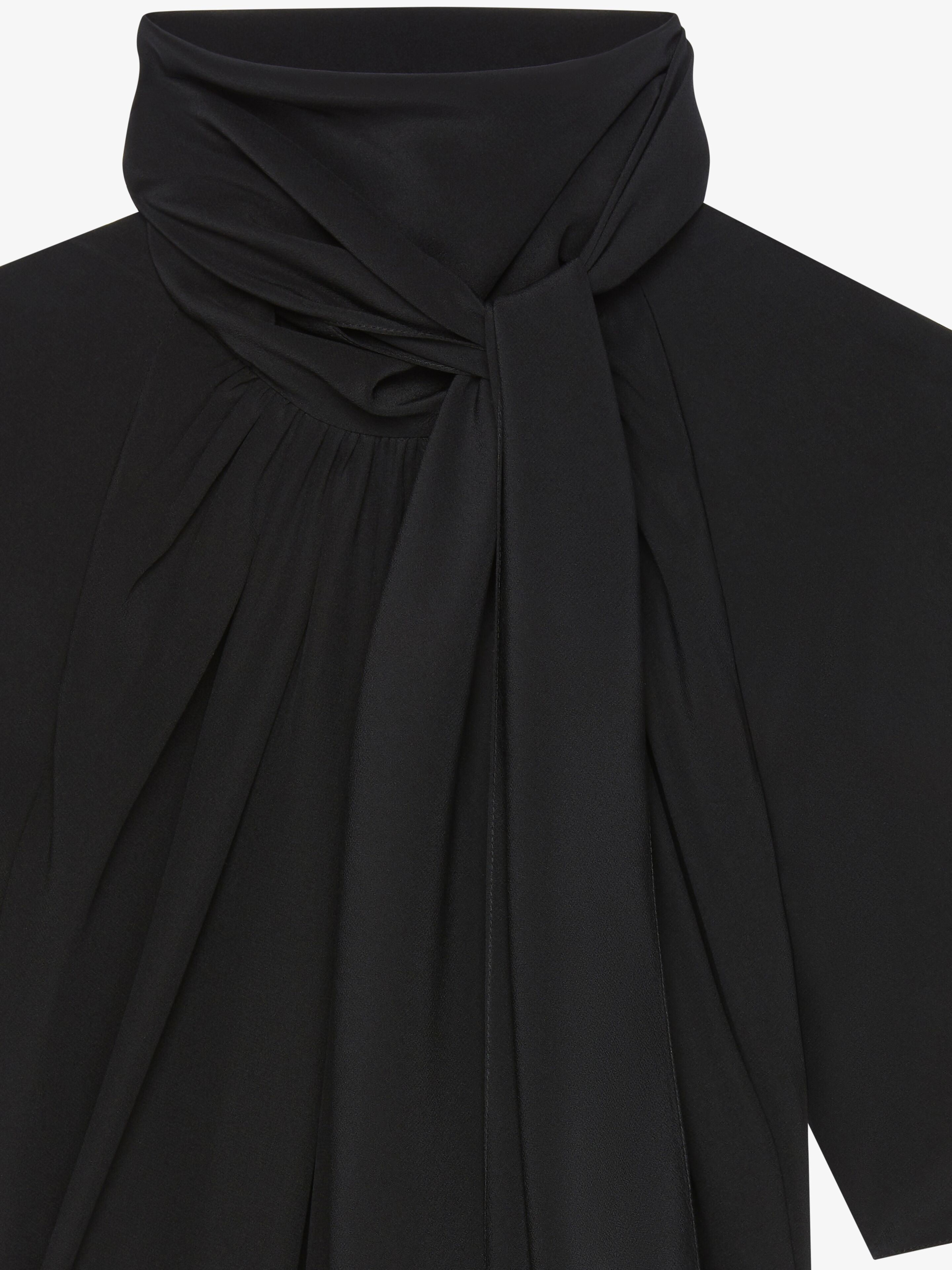 DRESS IN SILK WITH LAVALLIÈRE - 5