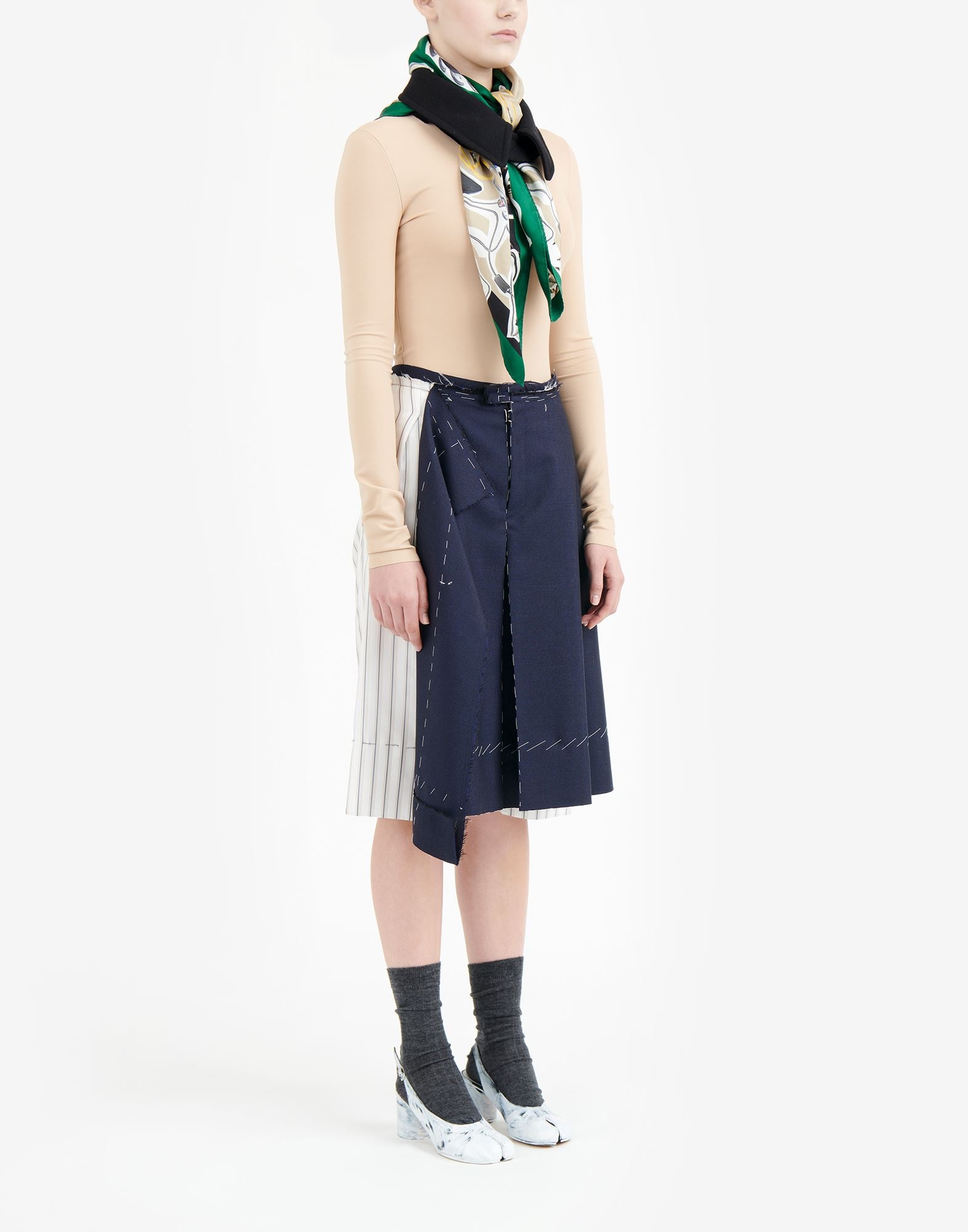 Anonymity of the lining skirt - 3