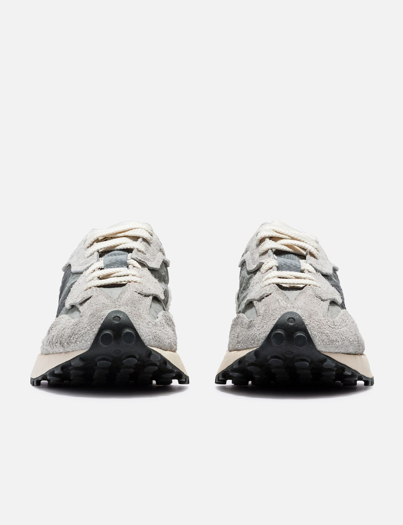 New Balance 327 낮은 정상 운동화 outlook