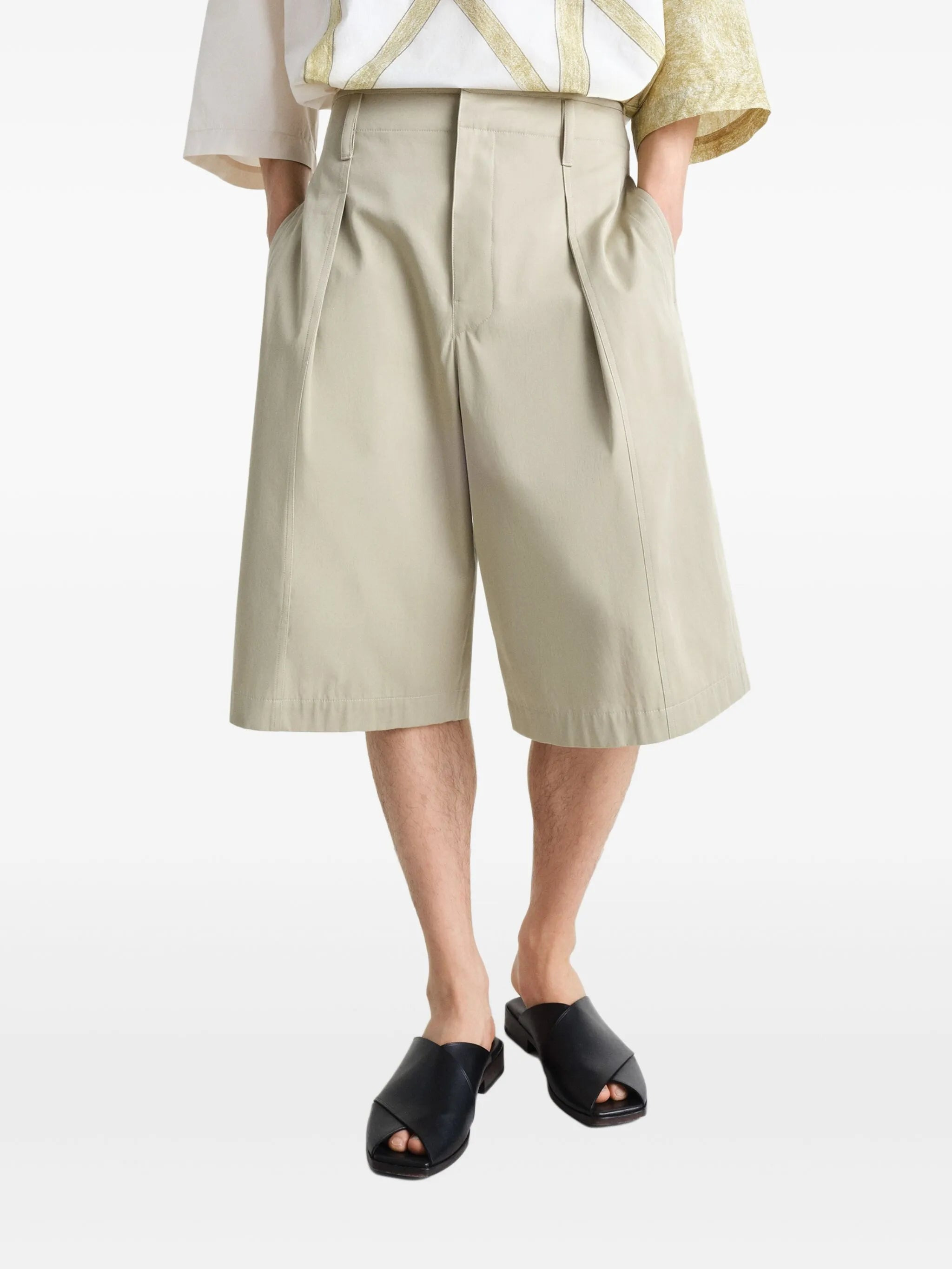 Pleated Bermuda Shorts - 2