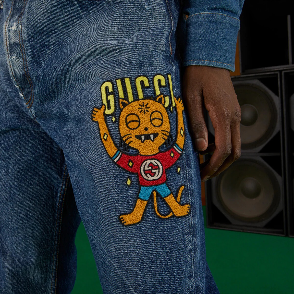 Denim pant with Gucci cat patch - 4