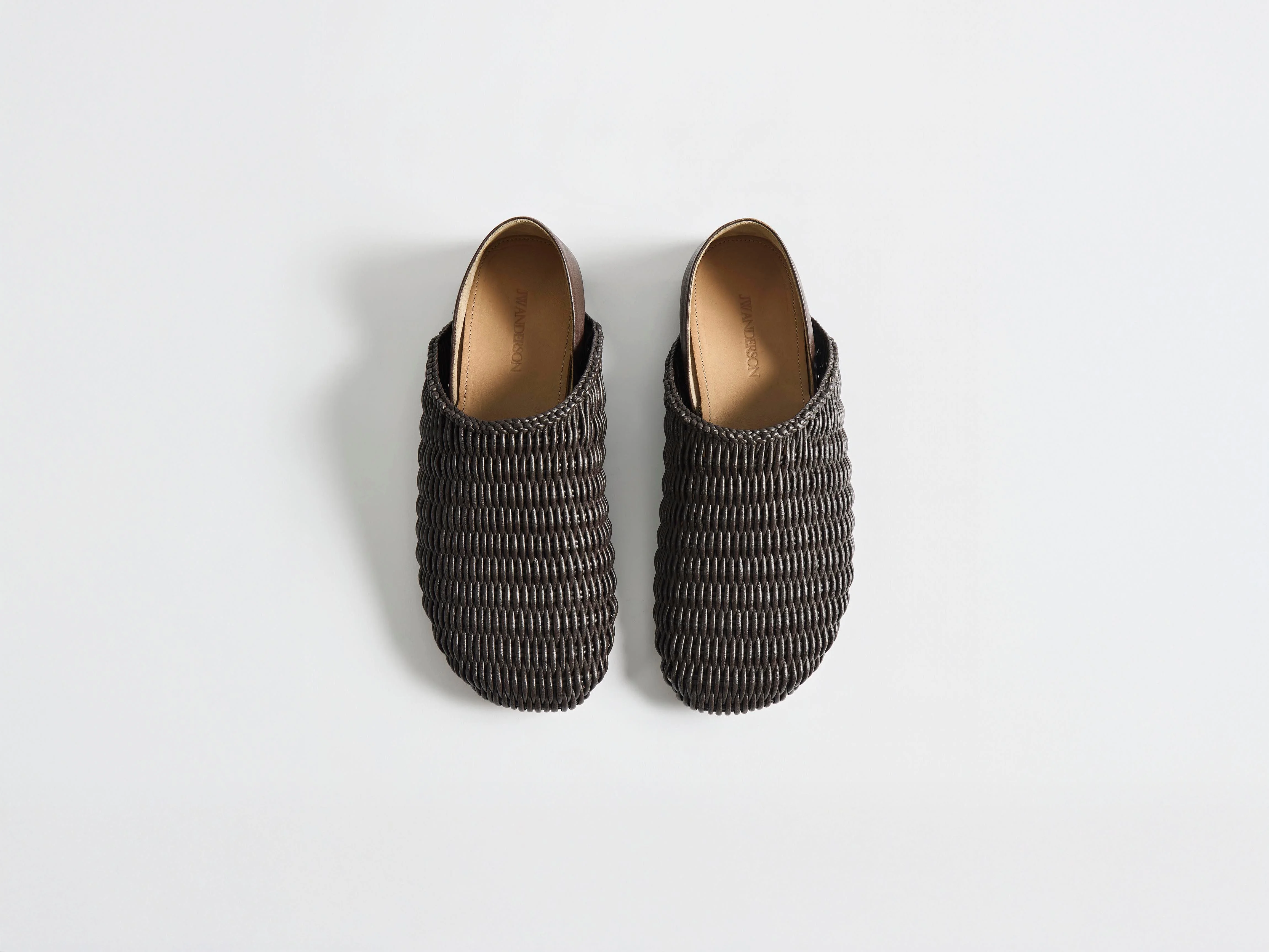 MENS SLIPPER MULES IN CHOCOLATE BROWN WOVEN LEATHER - 1