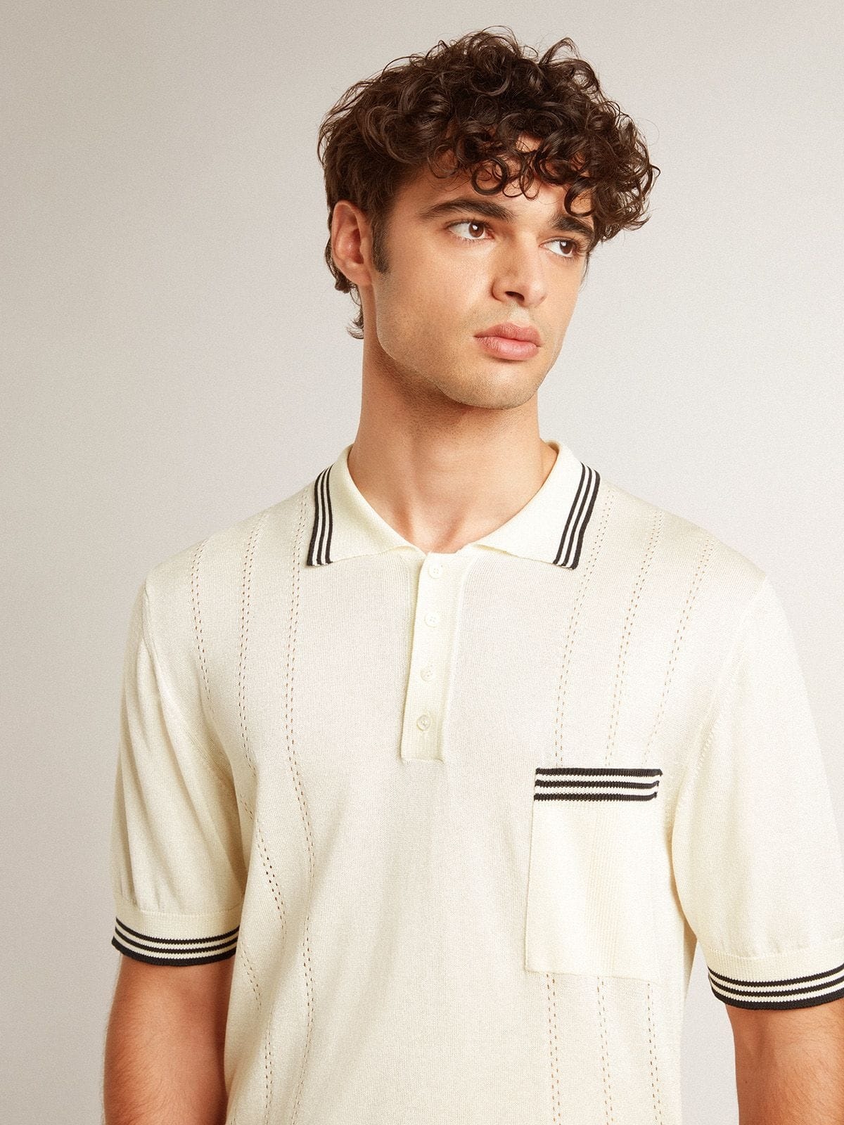 Men's worn-white knitted polo shirt with blue ribbing - 5