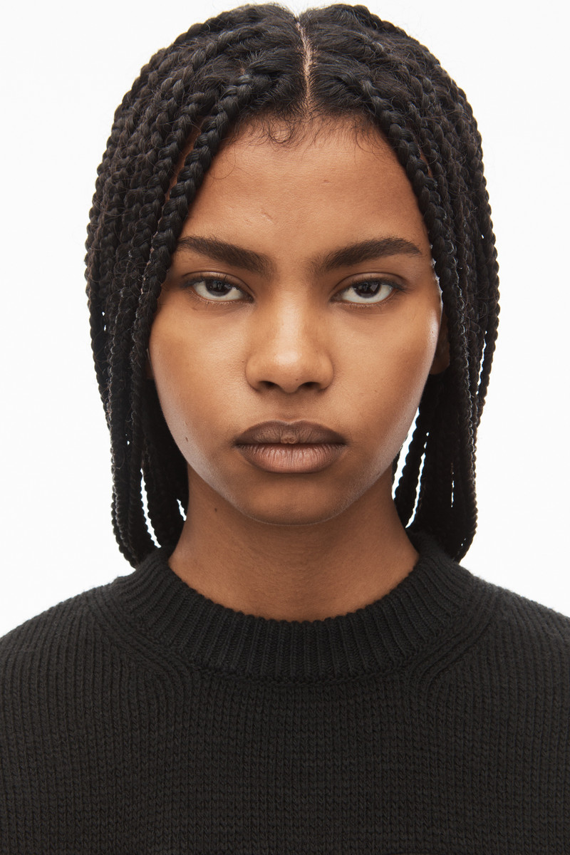 short sleeve pullover in compact deboss 5