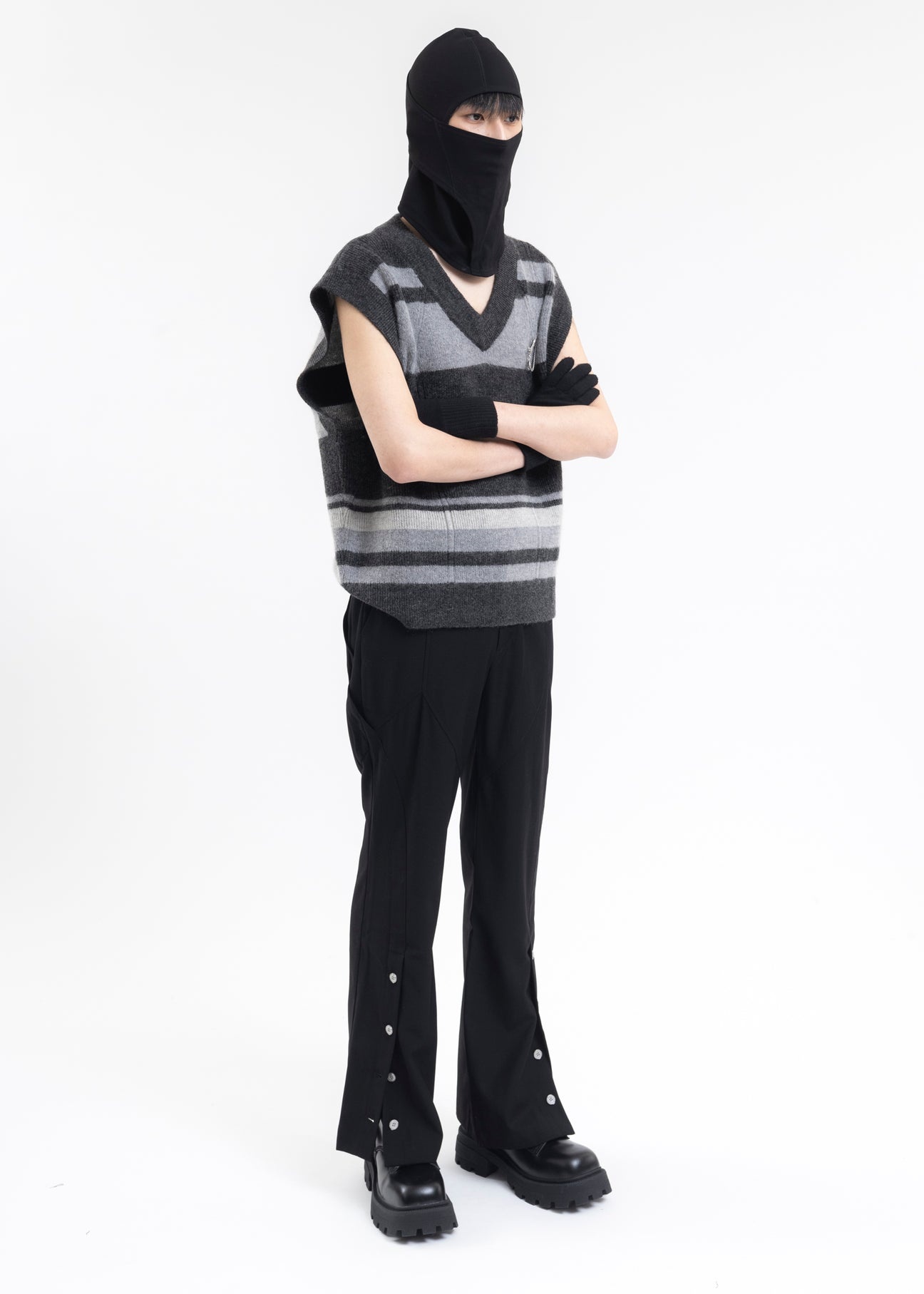 GRAY AND BLACK HOLLOW OUT V-NECK KNIT VEST - 8