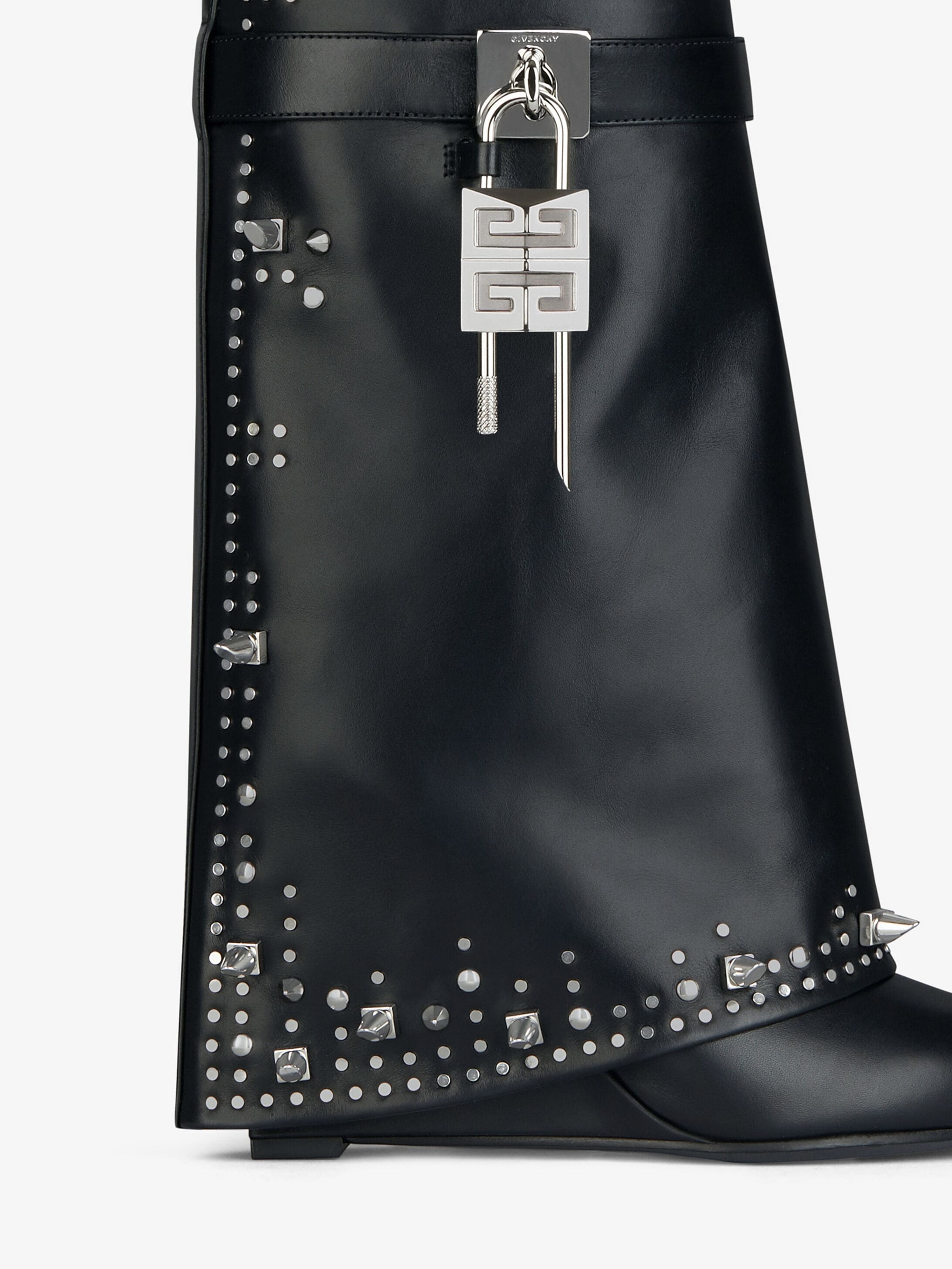 SHARK LOCK ANKLE BOOTS IN BOX LEATHER WITH STUDS - 6
