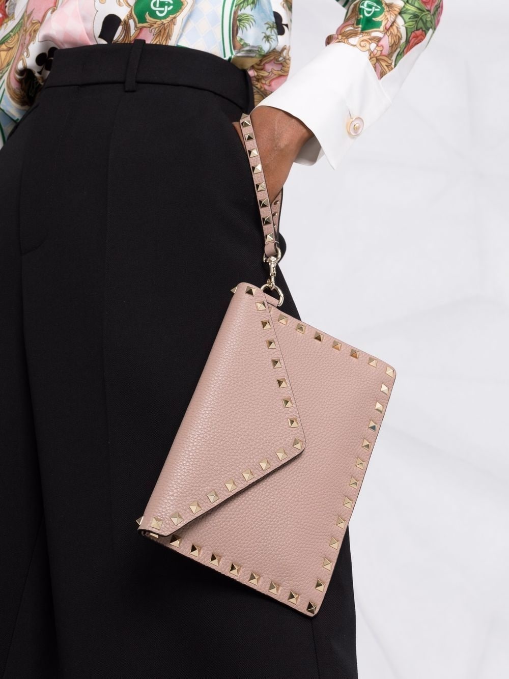 Rockstud clutch - 3